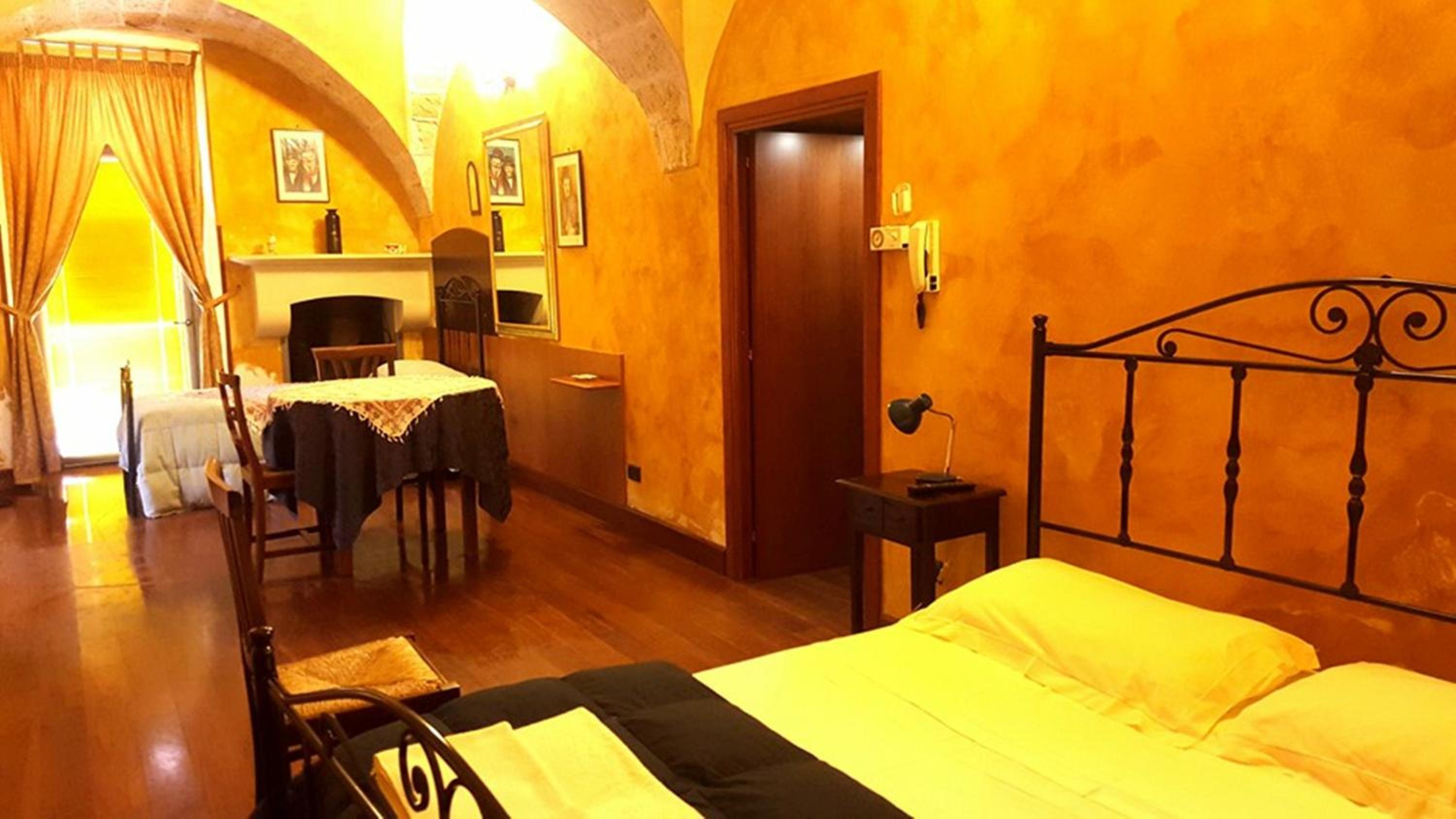 Double Room with Private Bathroom photo 3