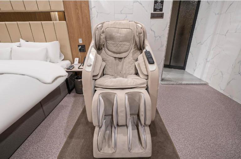 Premium Double Room with Massage Chair photo 2