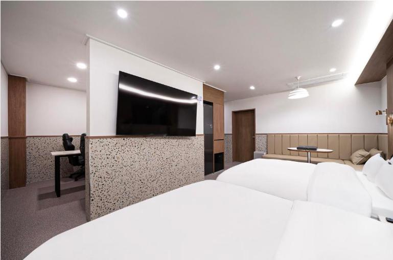 Party Room-4PAX photo 1