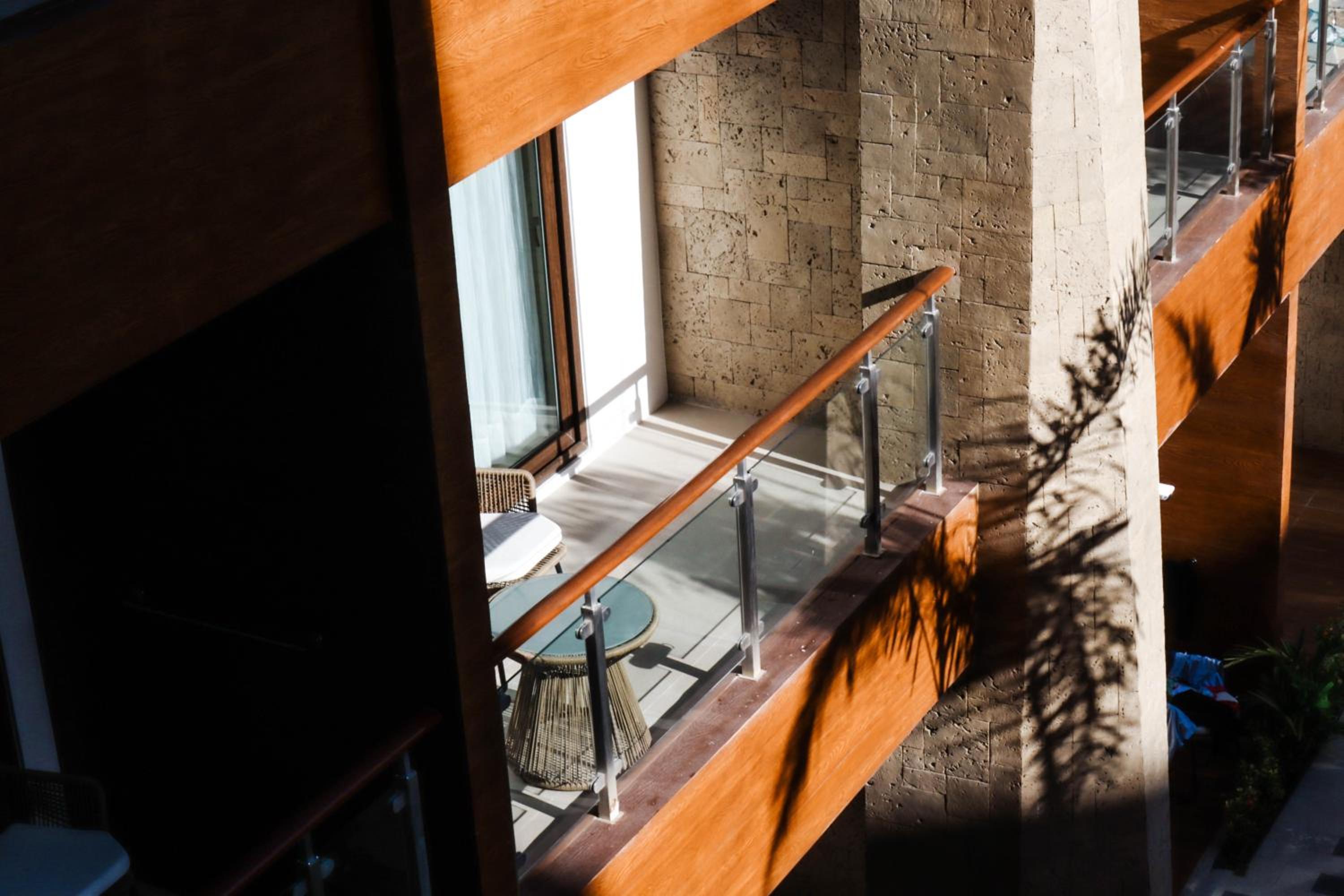 Signature Suite - Photo 2