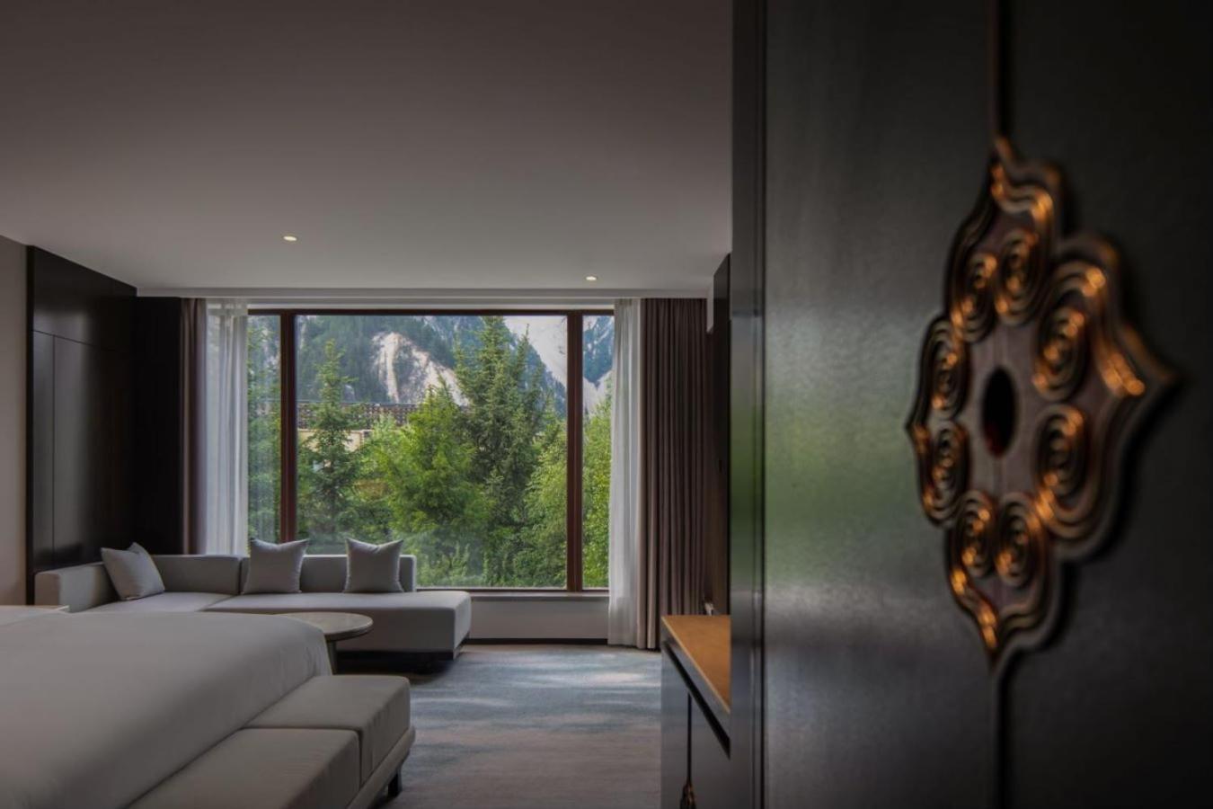 1 King Premium Club Lounge Access Balcony - Photo 4