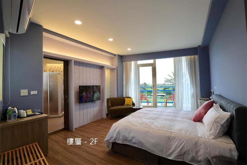 Suite with Garden View