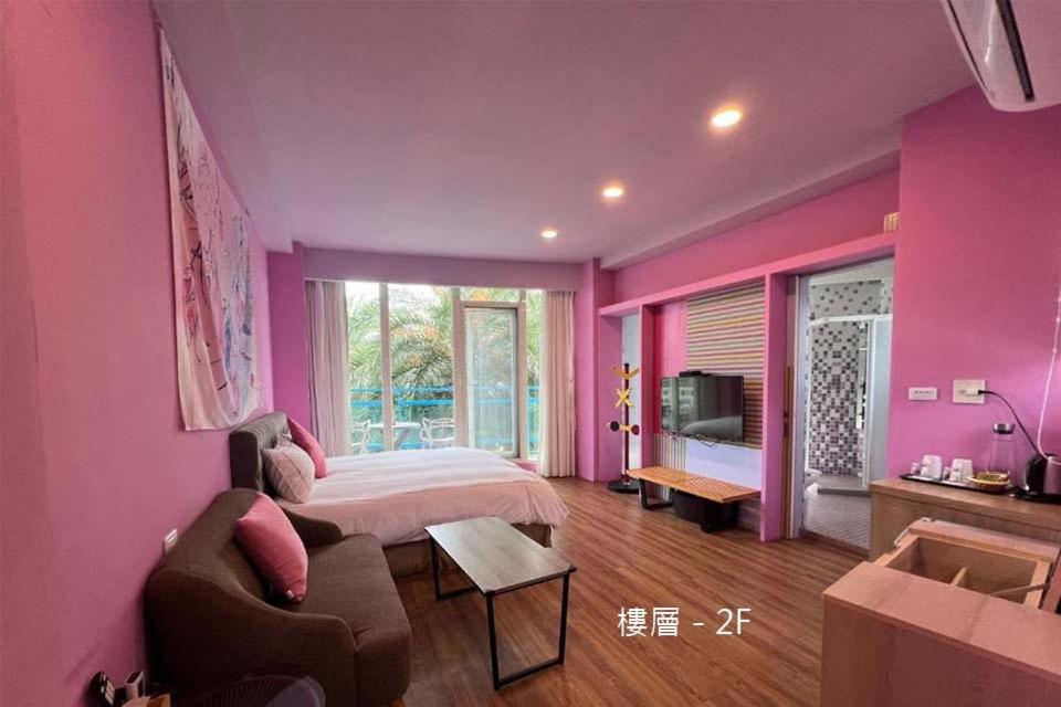 Suite with Garden View