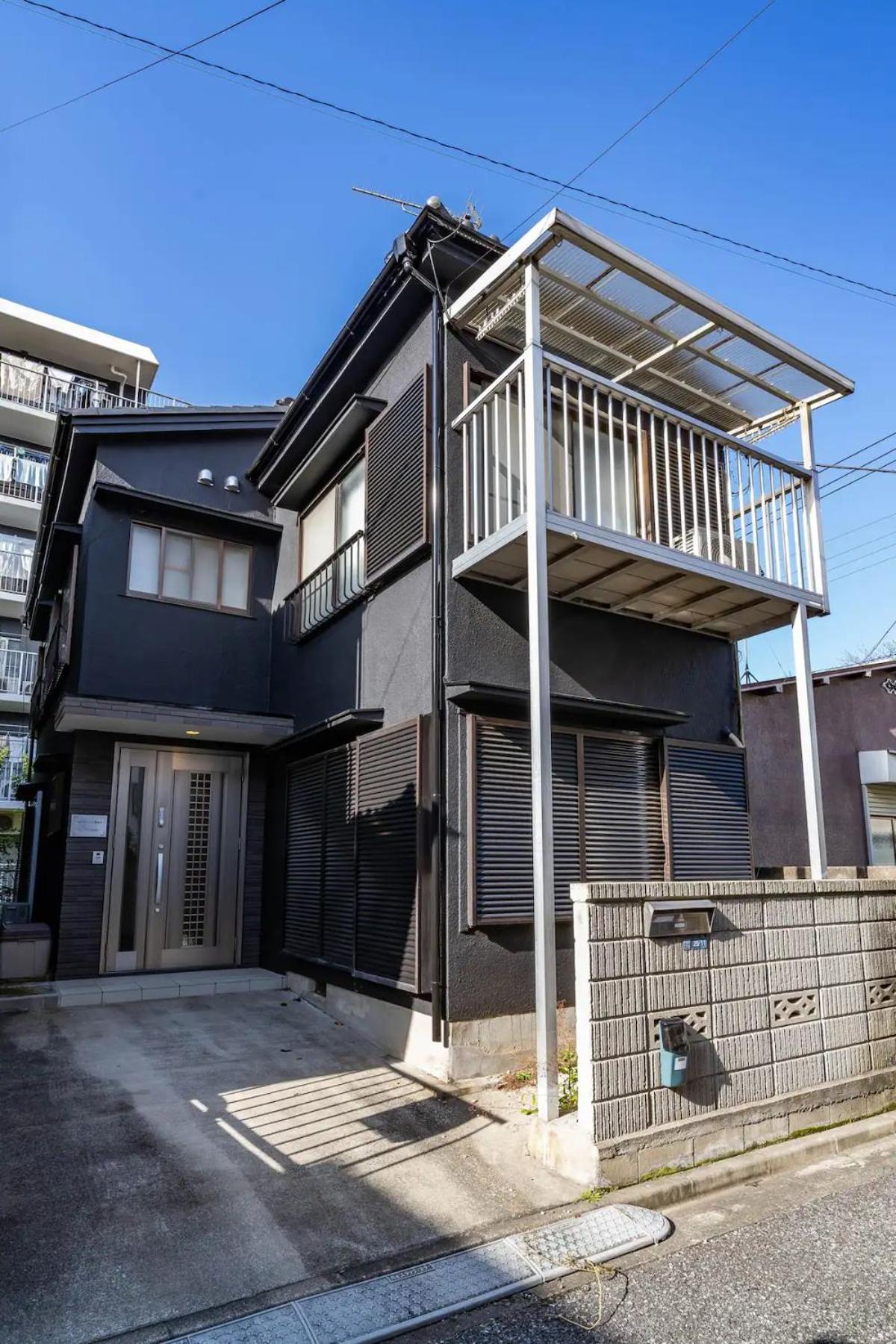 Three-Bedroom House photo 2