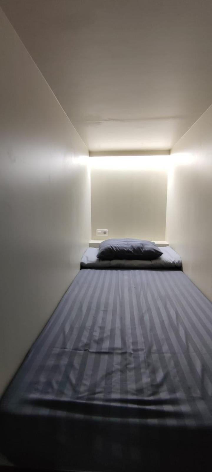 6-Bed Male Dormitory Room photo 1