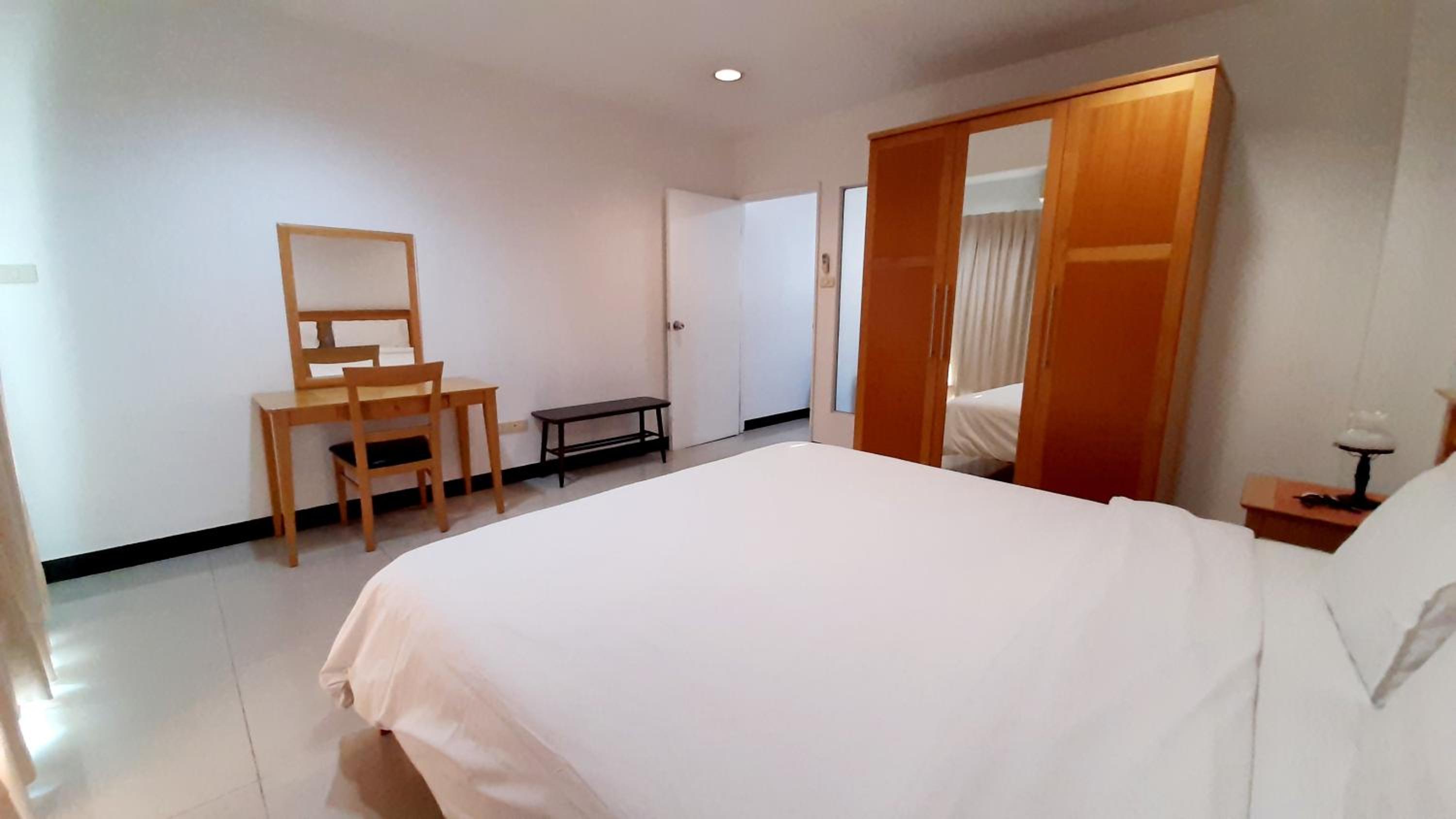 One-Bedroom Apartment - Annex photo 3