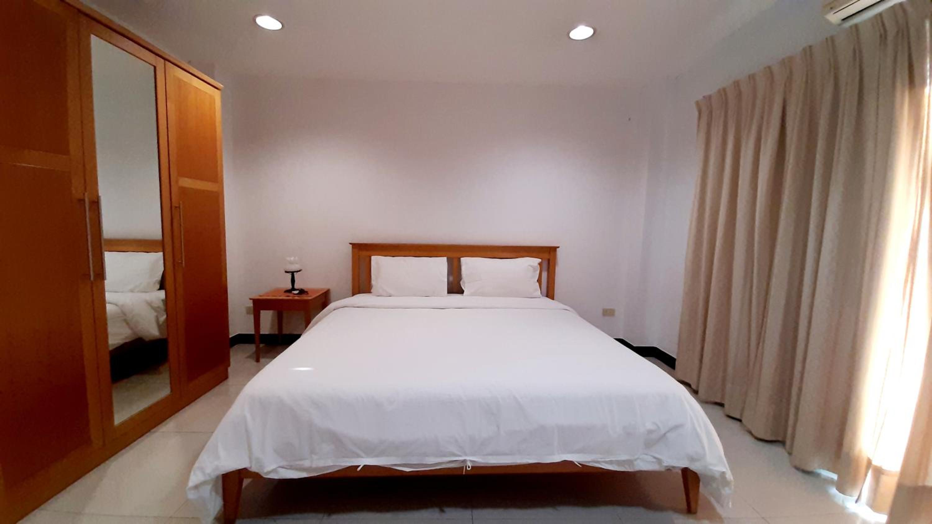 One-Bedroom Apartment - Annex photo 3