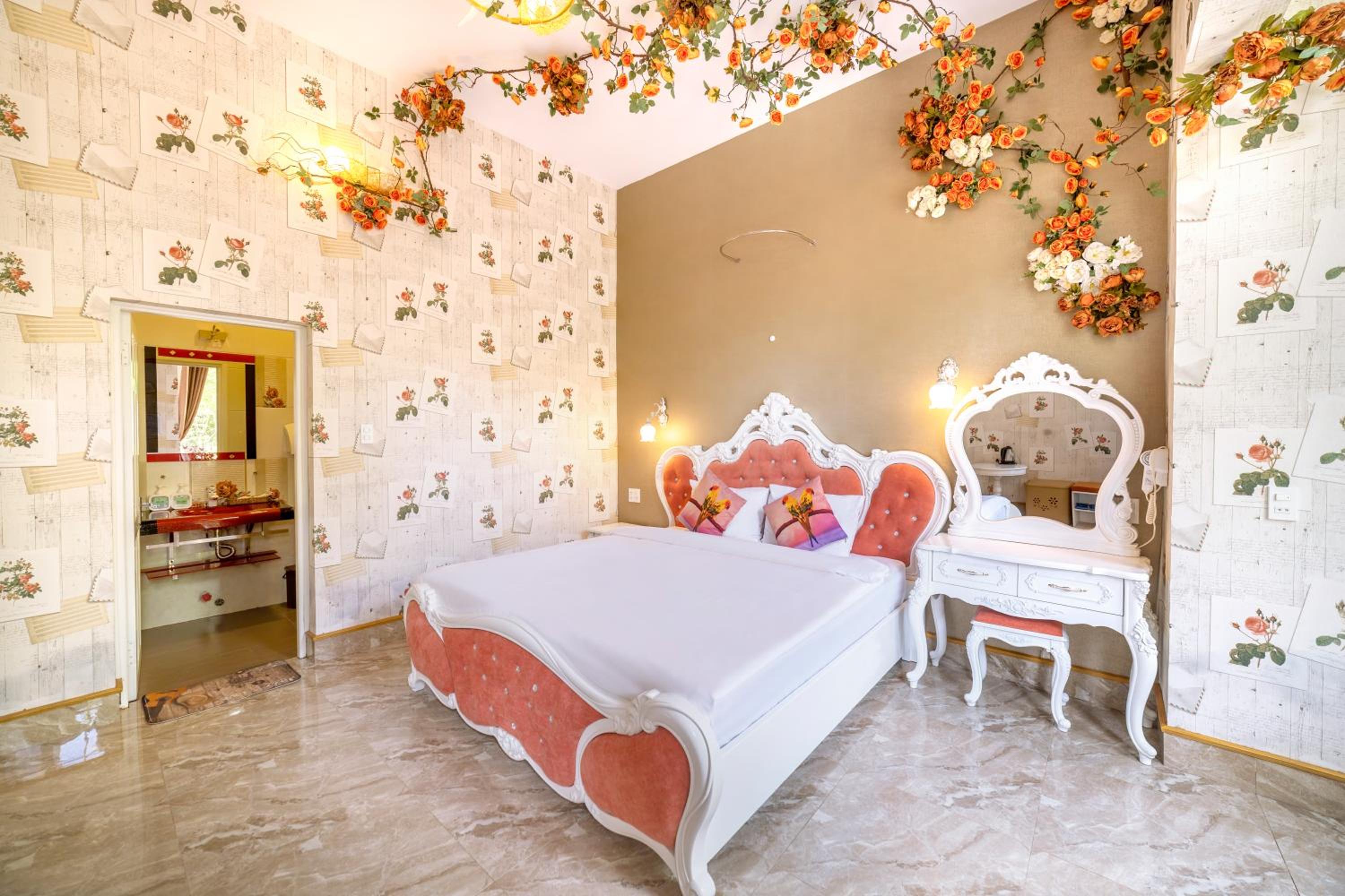 Superior King Room photo 2