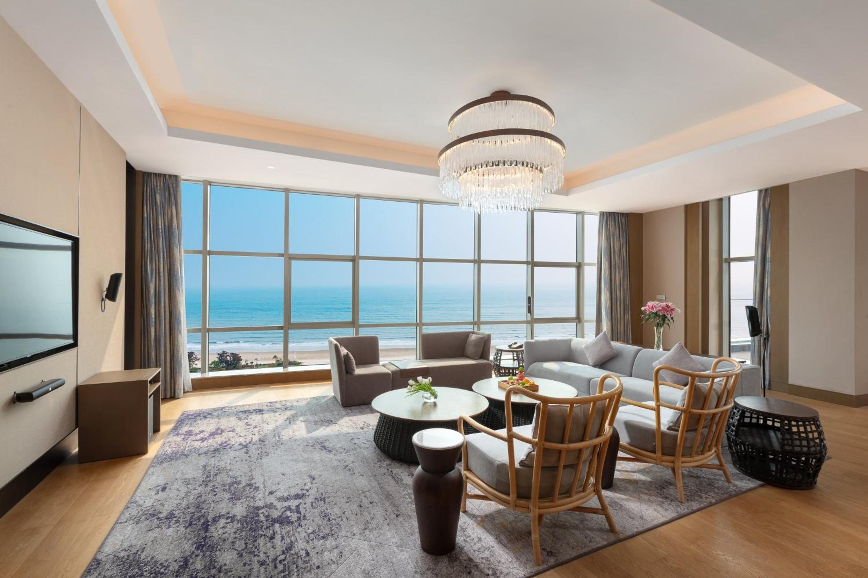 Two-Bedroom King Suite with Two King Beds and Ocean View - Lounge Access