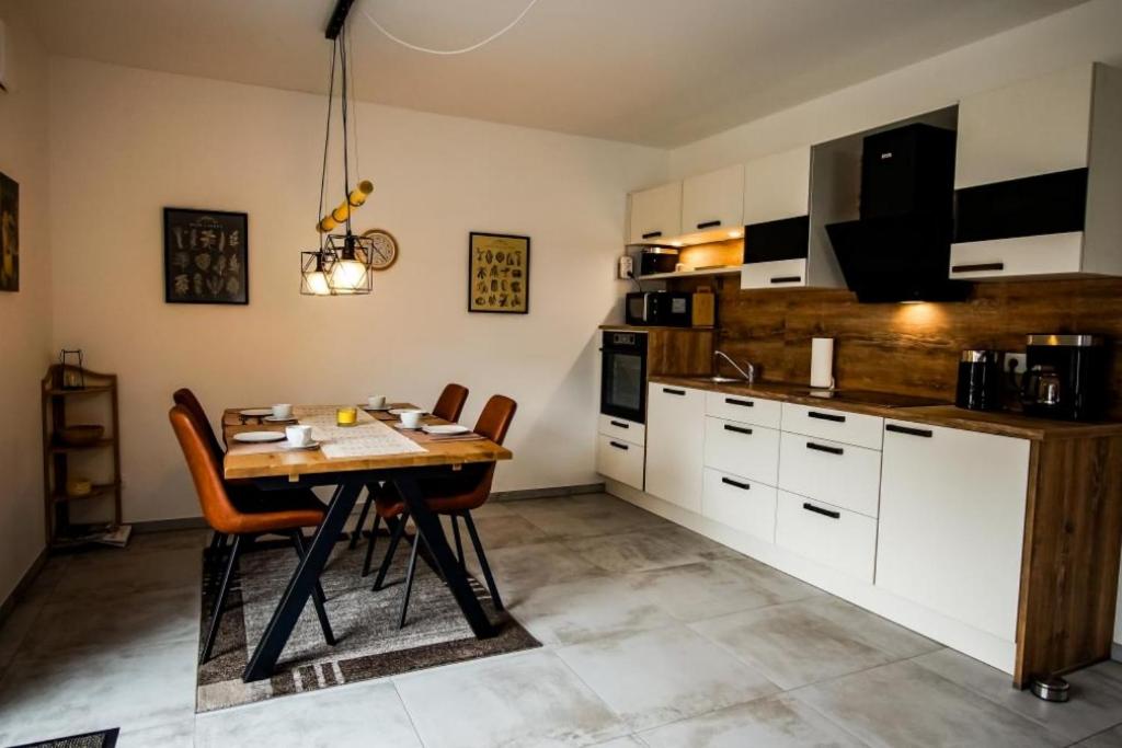 Apartment photo 2