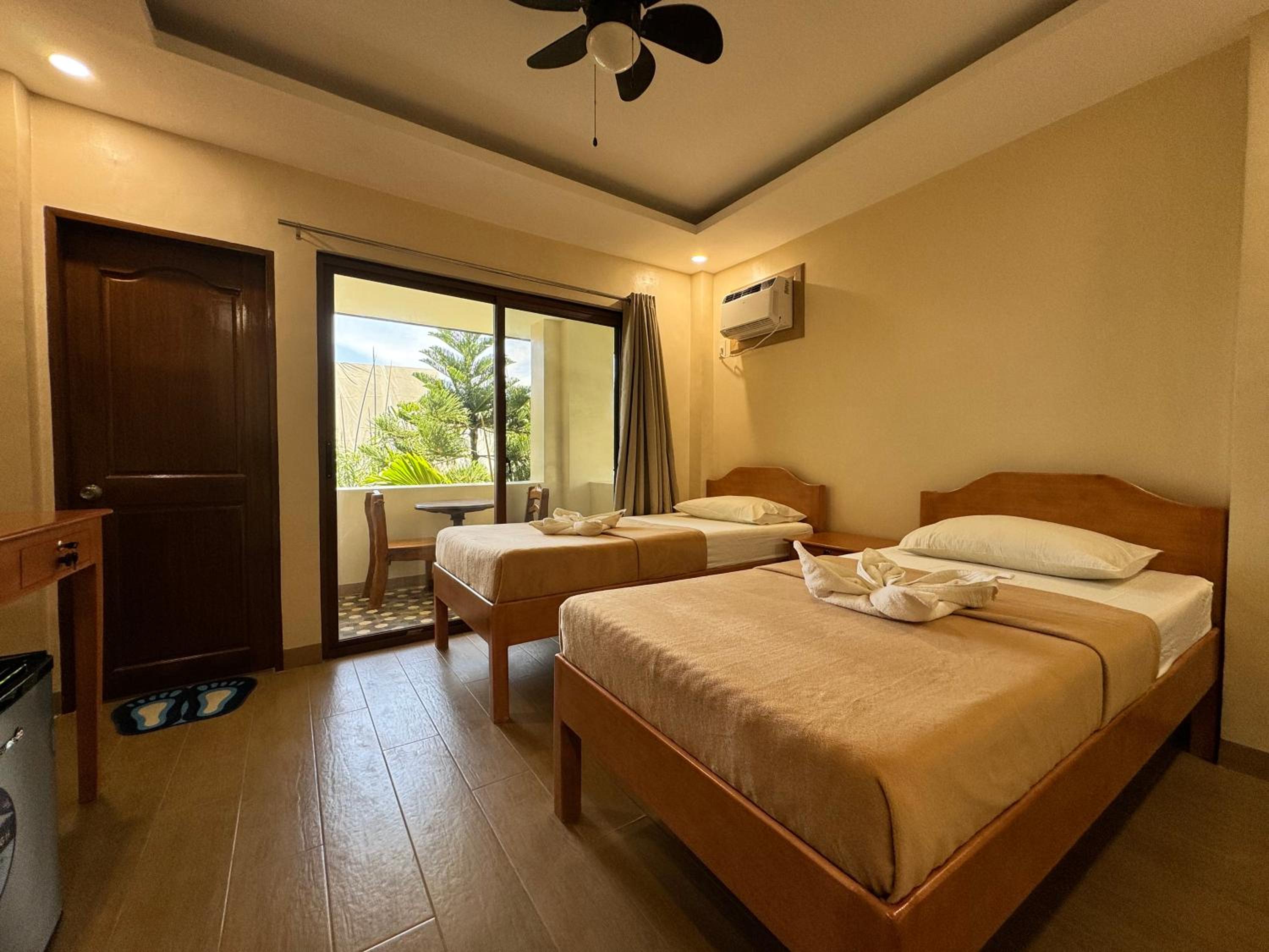 Twin Room with Garden View - Photo 4