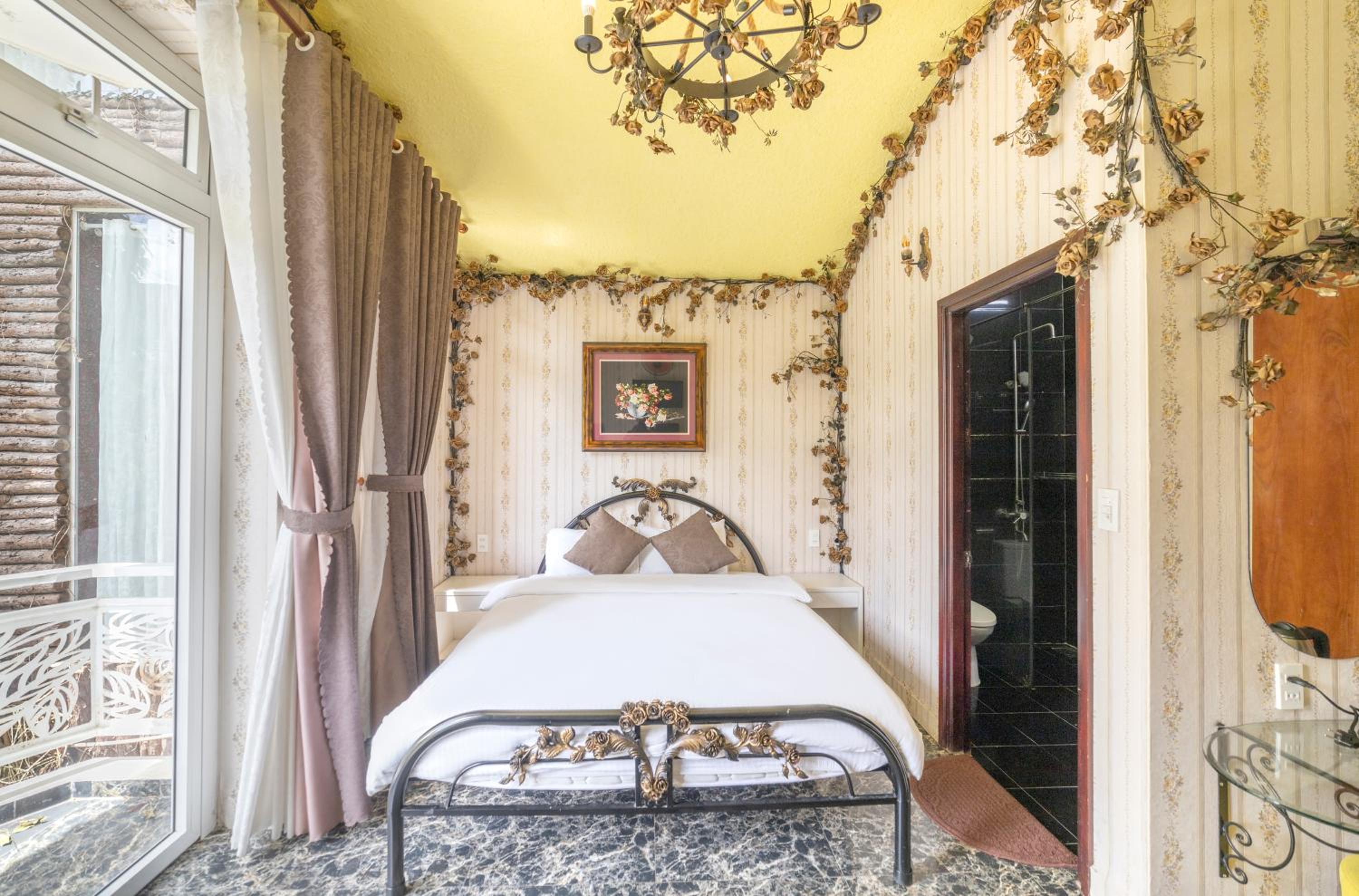 King Room with Balcony photo 3
