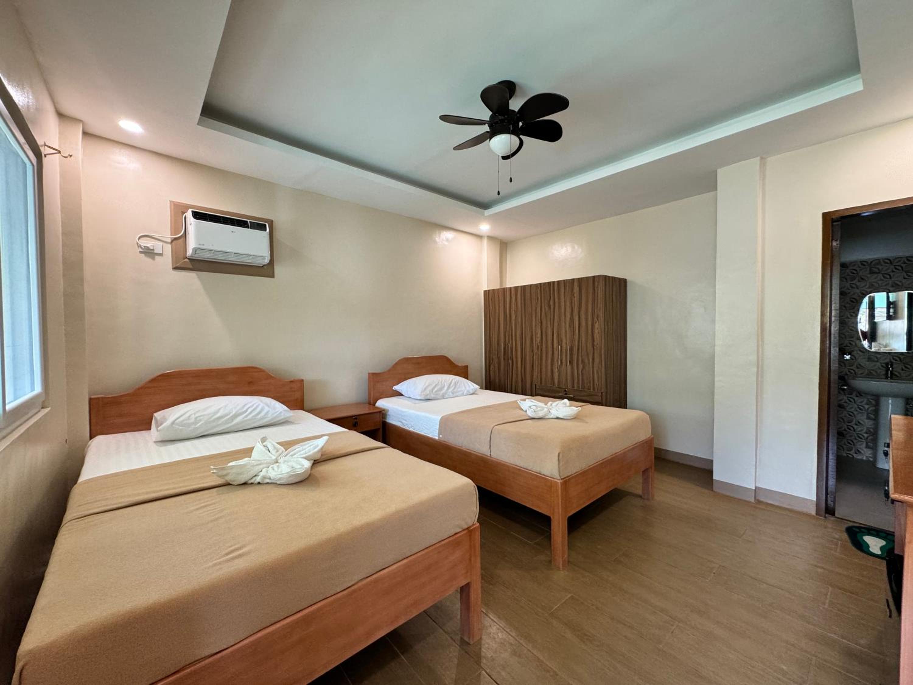 Standard Twin Room - Photo 3
