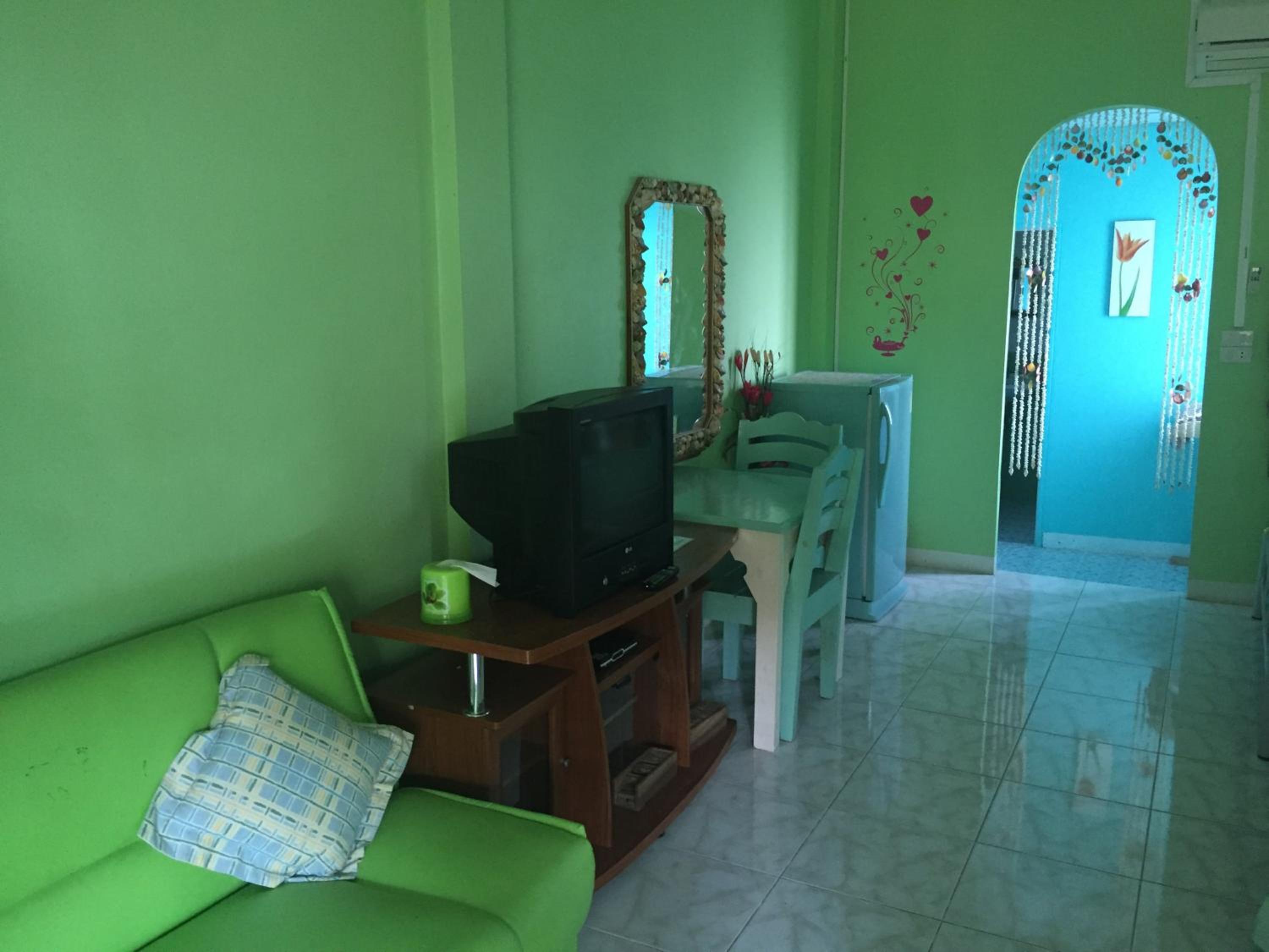 Standard Family Room - Photo 3