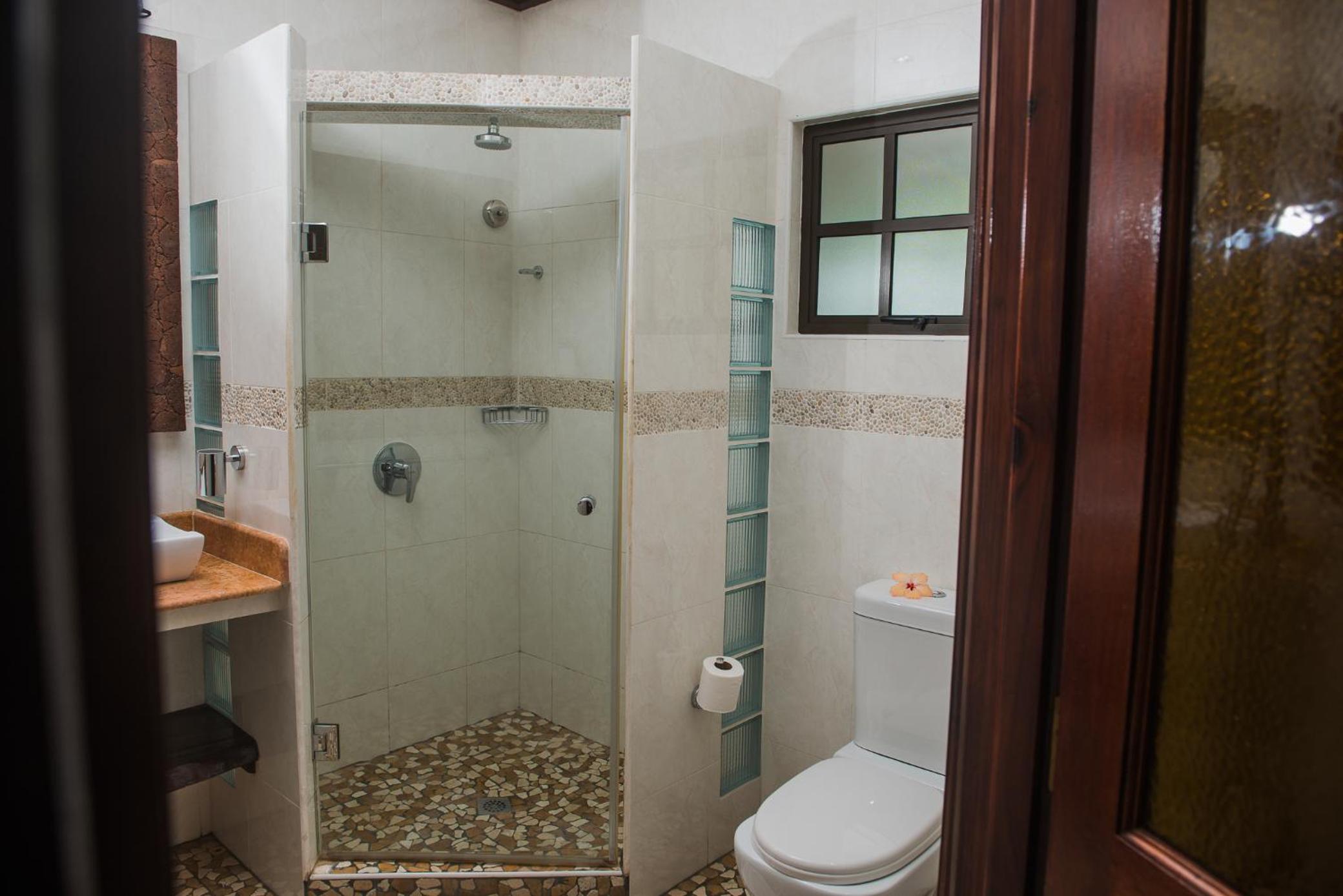 Standard Double Room - Photo 9