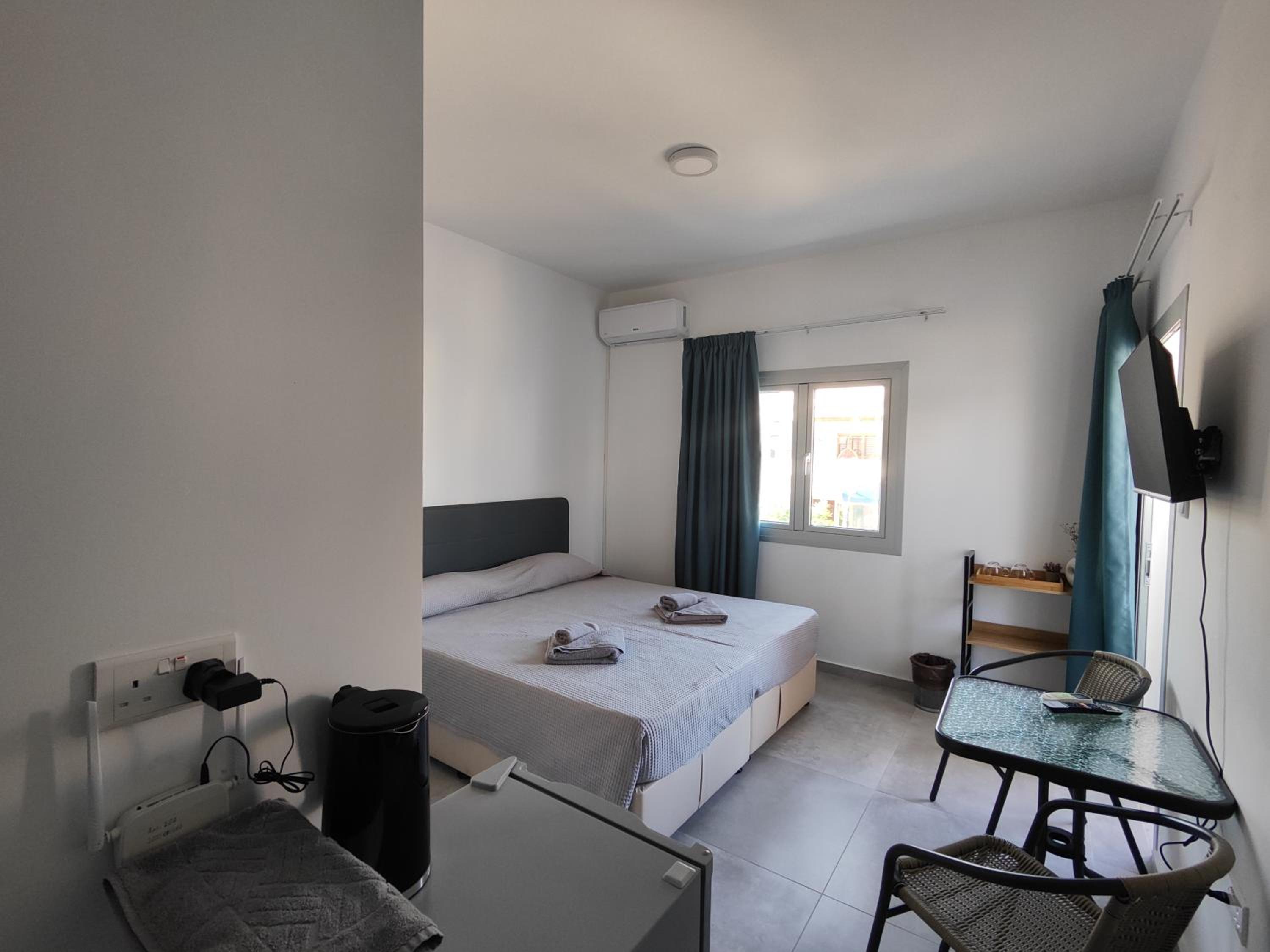 Double or Twin Room with City View photo 3