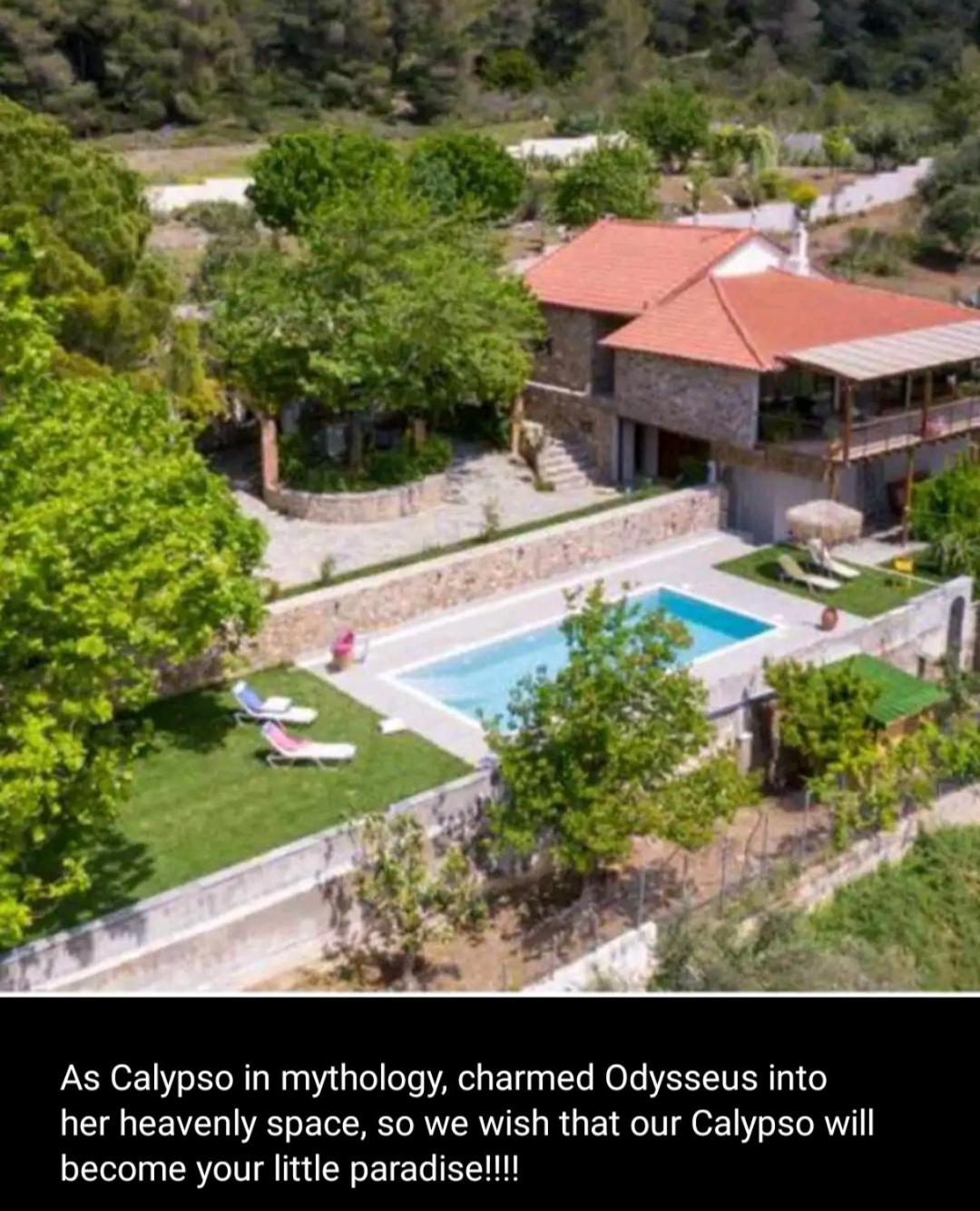 Three-Bedroom Villa photo 3