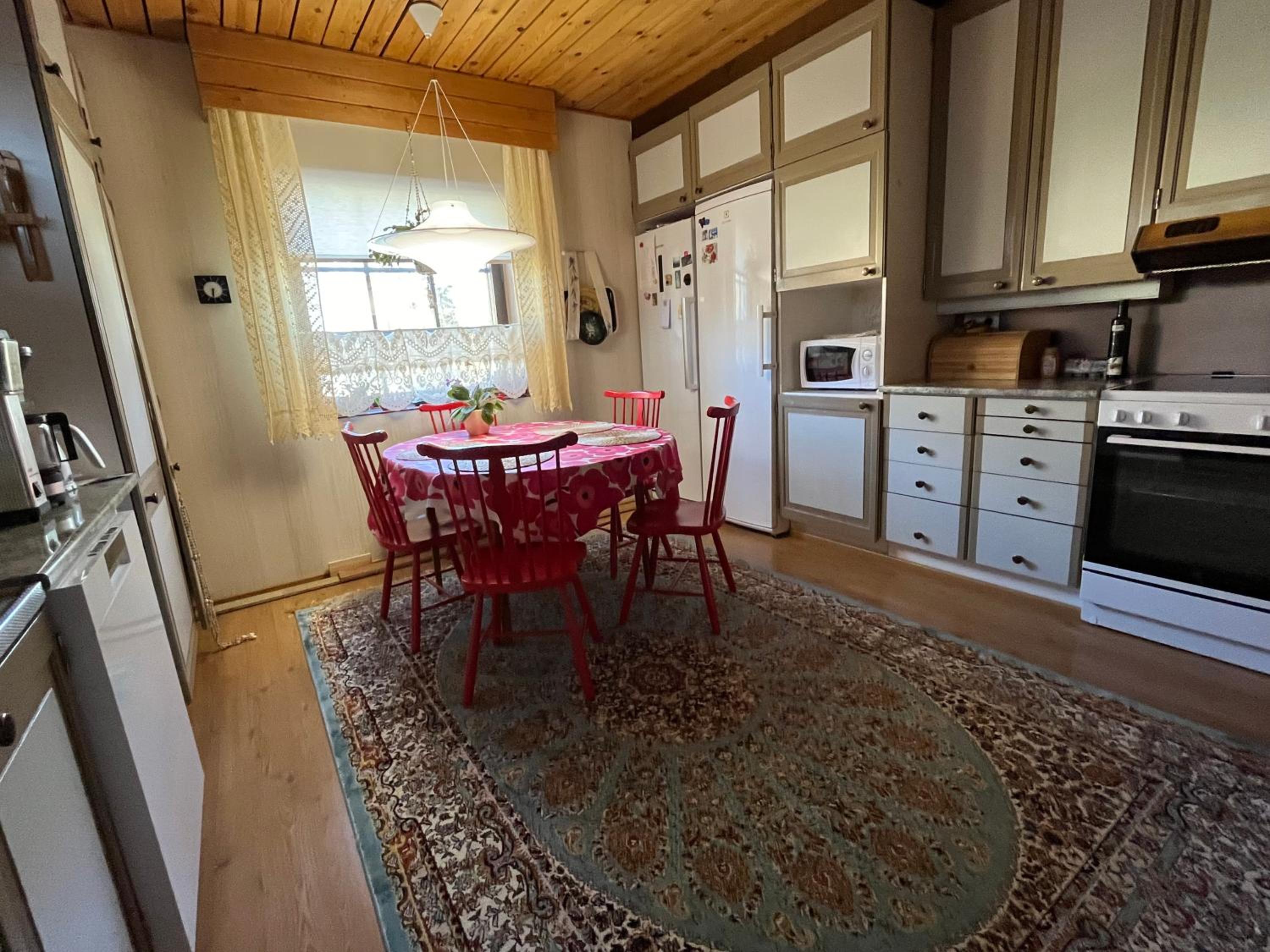 Two-Bedroom House photo 2