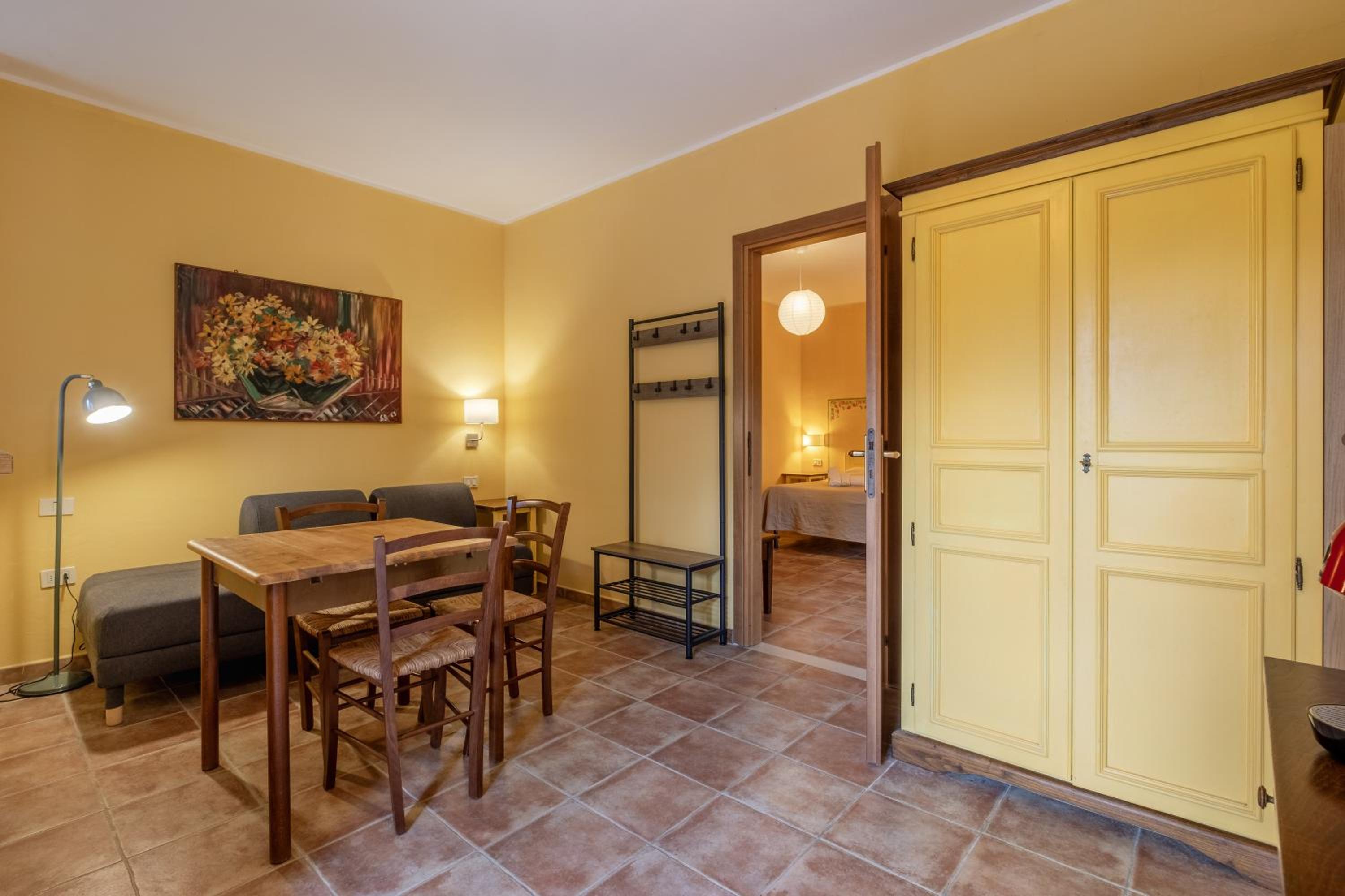 One-Bedroom Apartment with Garden View photo 3
