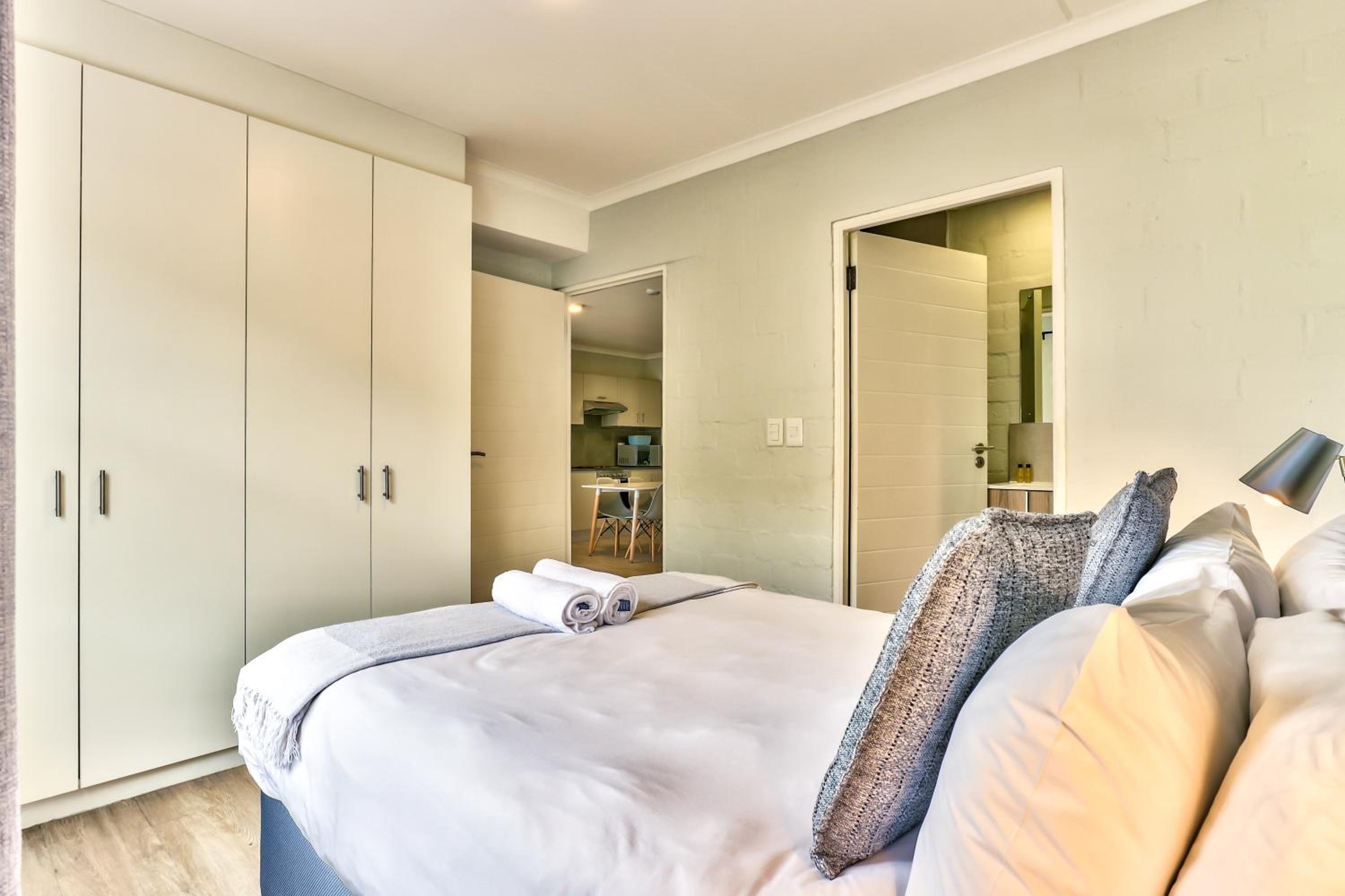Two-Bedroom Apartment - Photo 6
