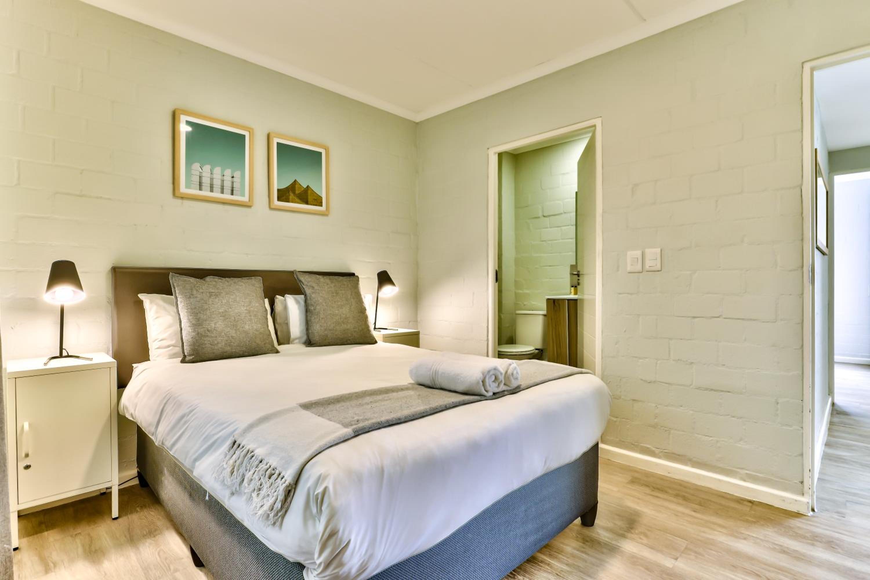 Two-Bedroom Apartment - Photo 7