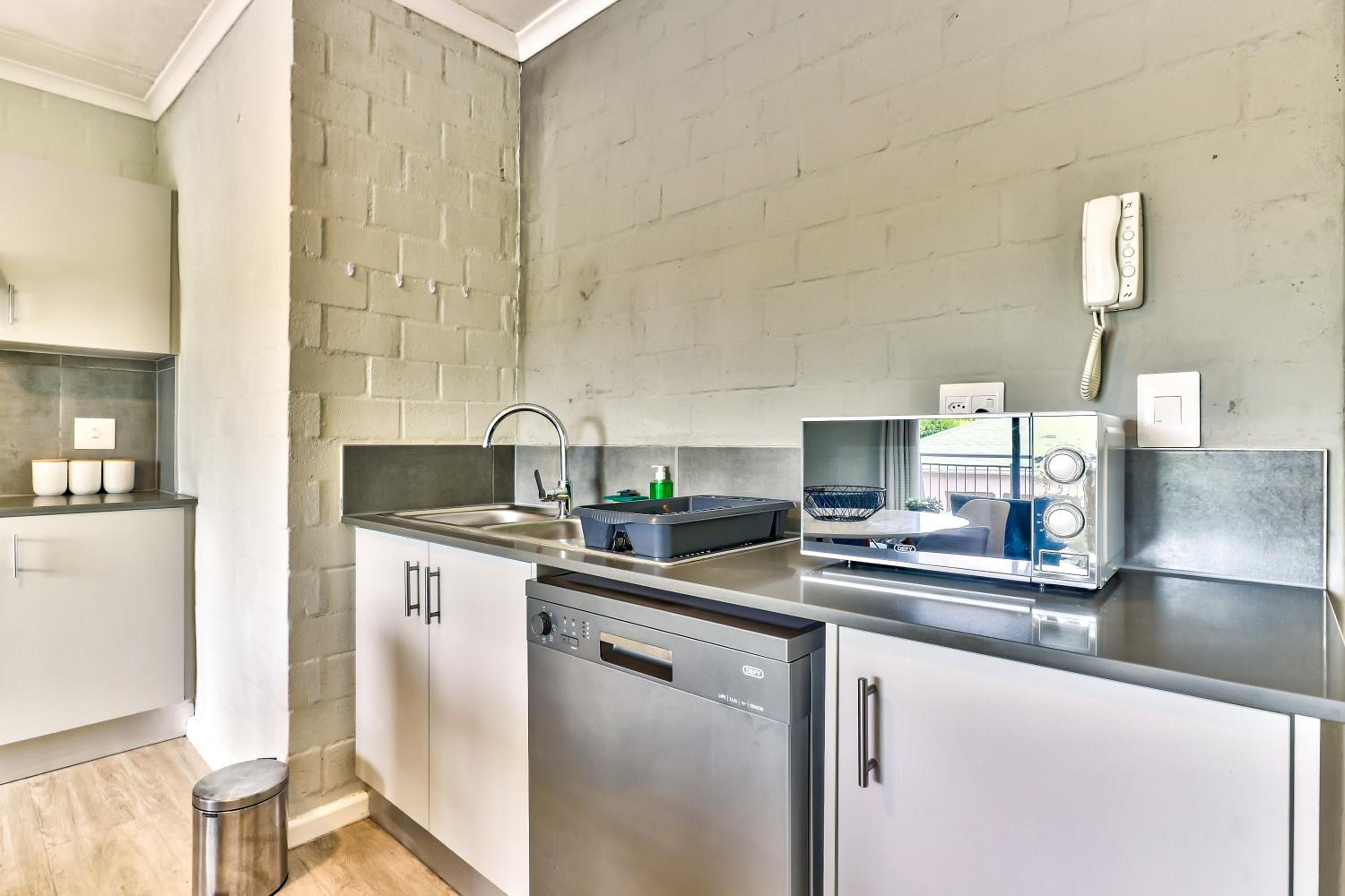 One-Bedroom Apartment - Photo 17