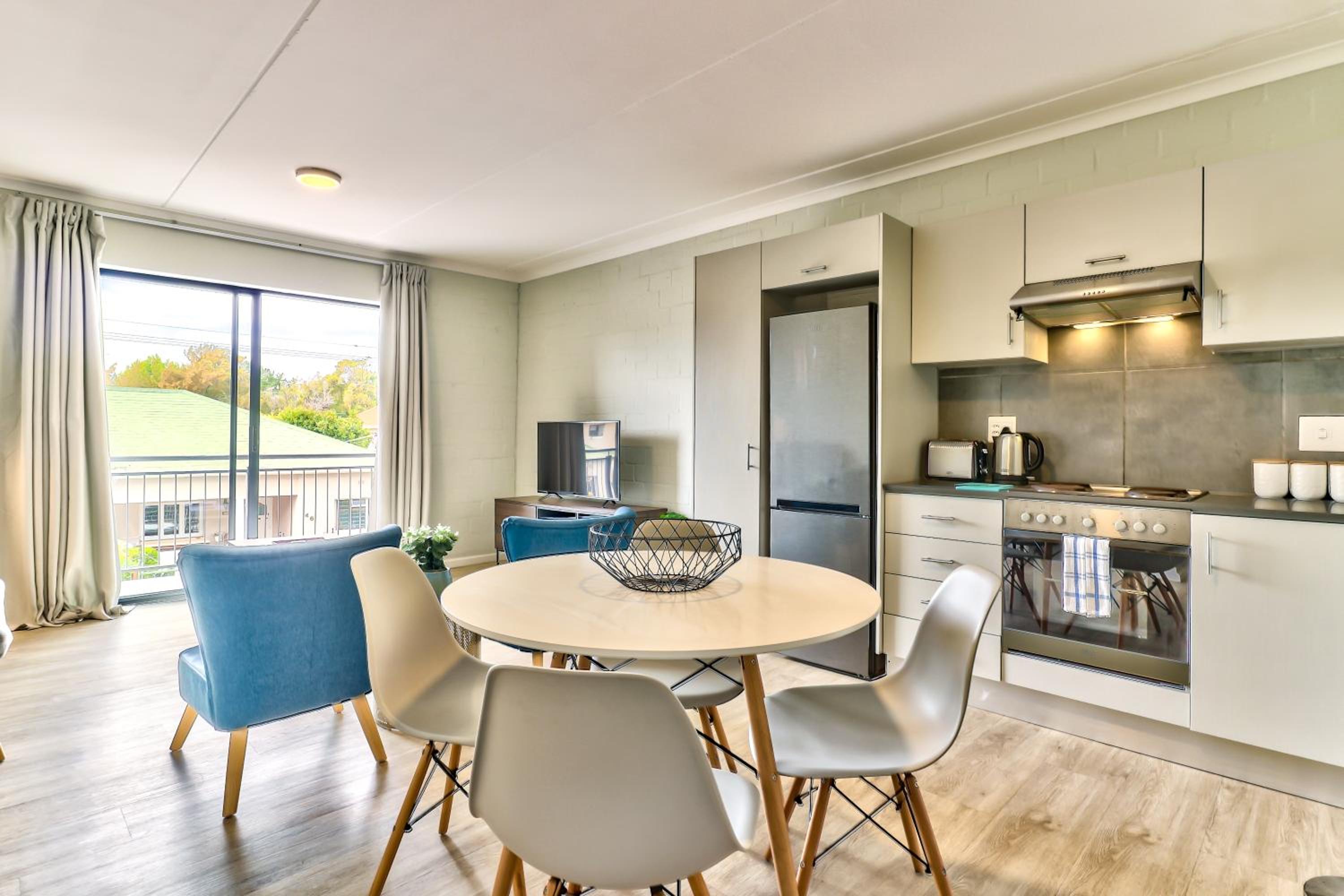 One-Bedroom Apartment - Photo 7