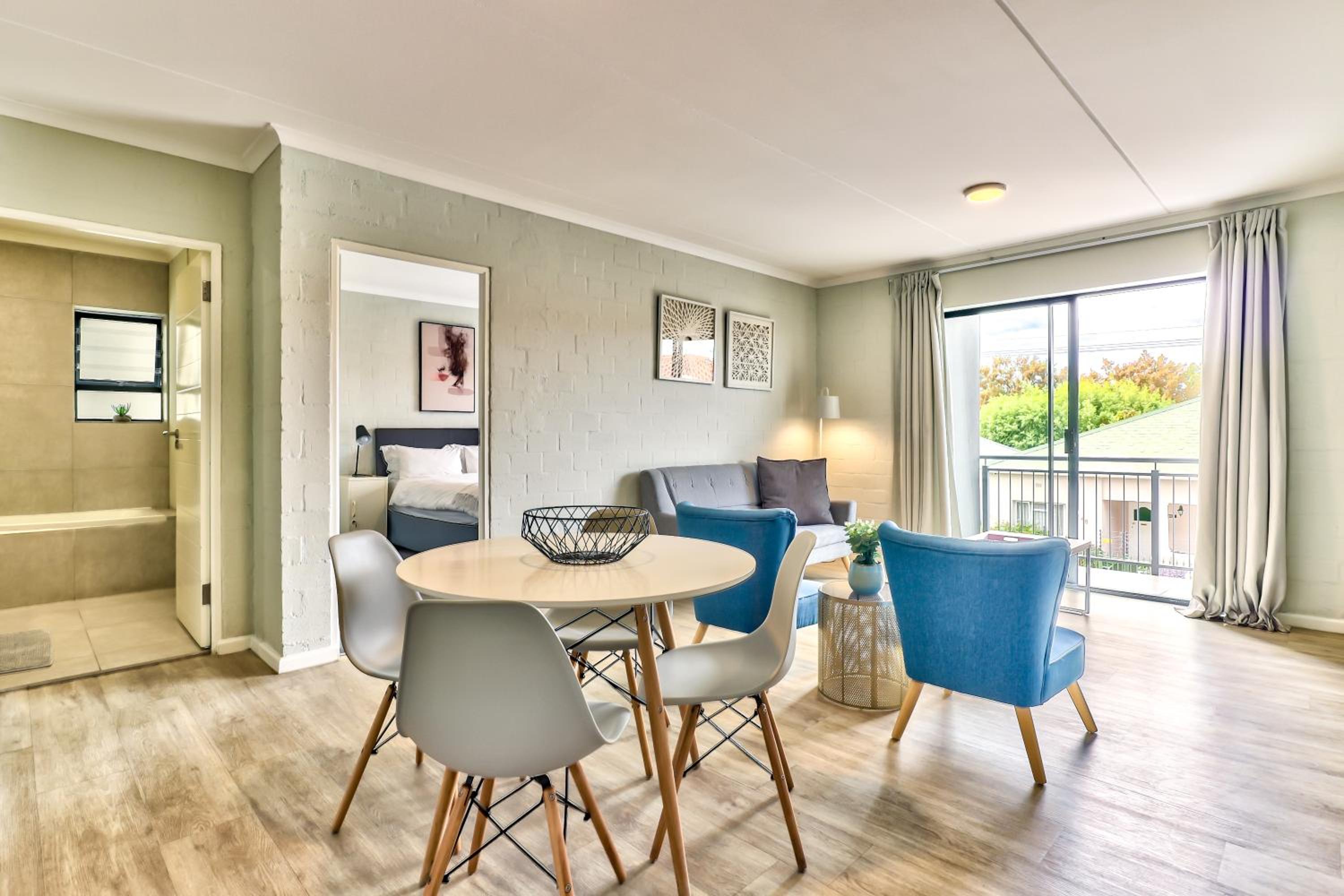 One-Bedroom Apartment - Photo 6