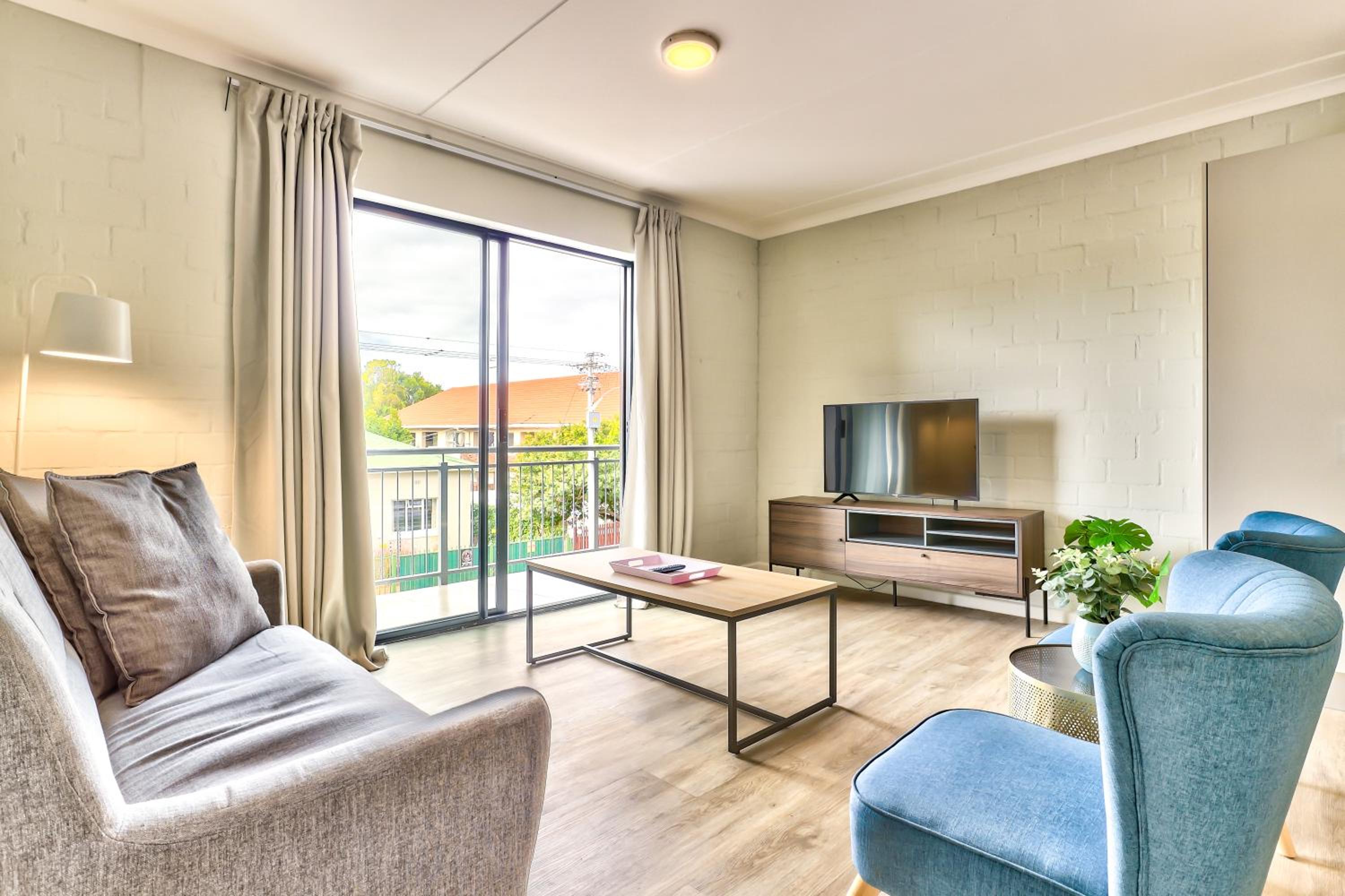 One-Bedroom Apartment - Photo 12