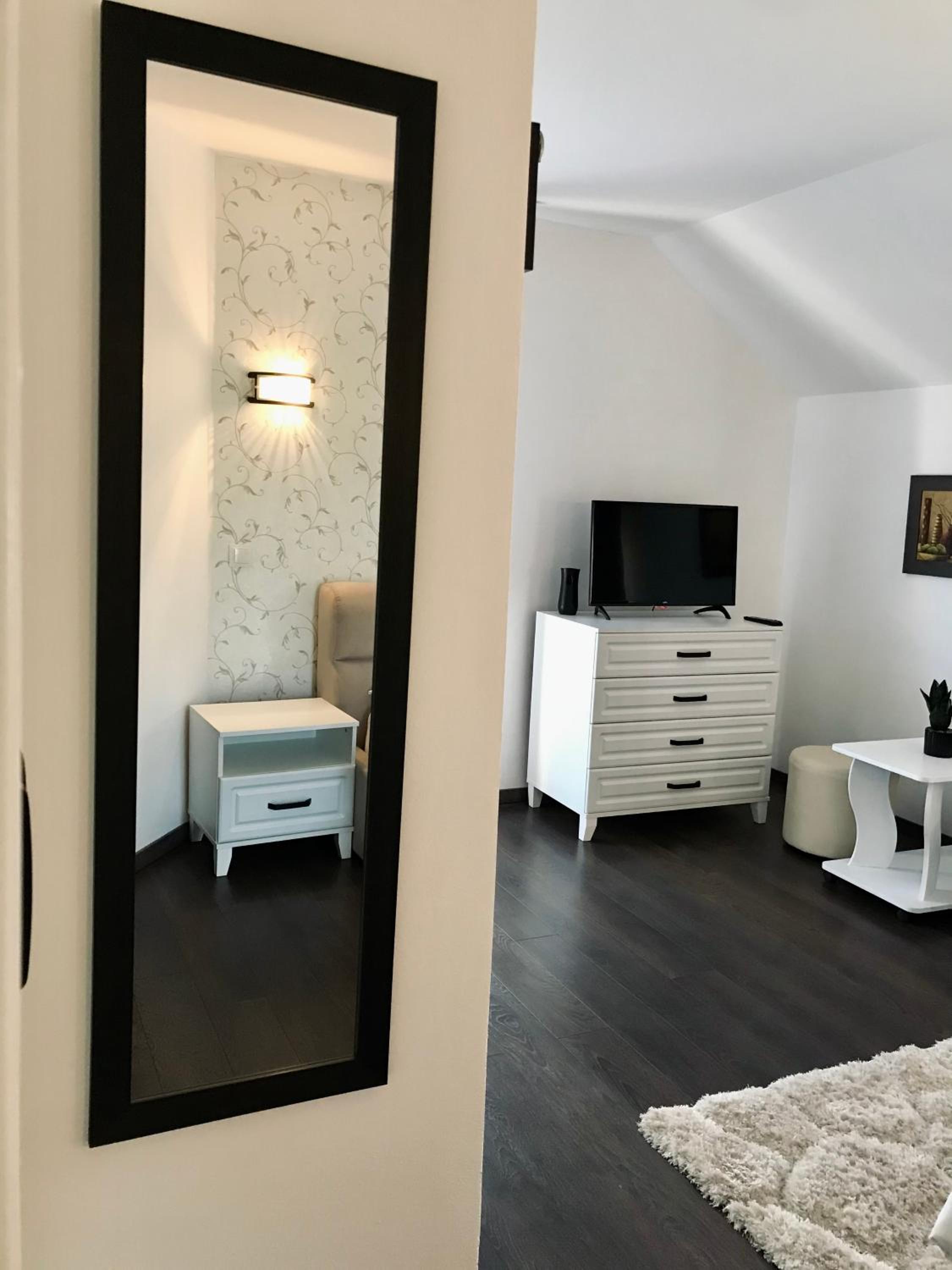 Double Room with Mountain View - Photo 10