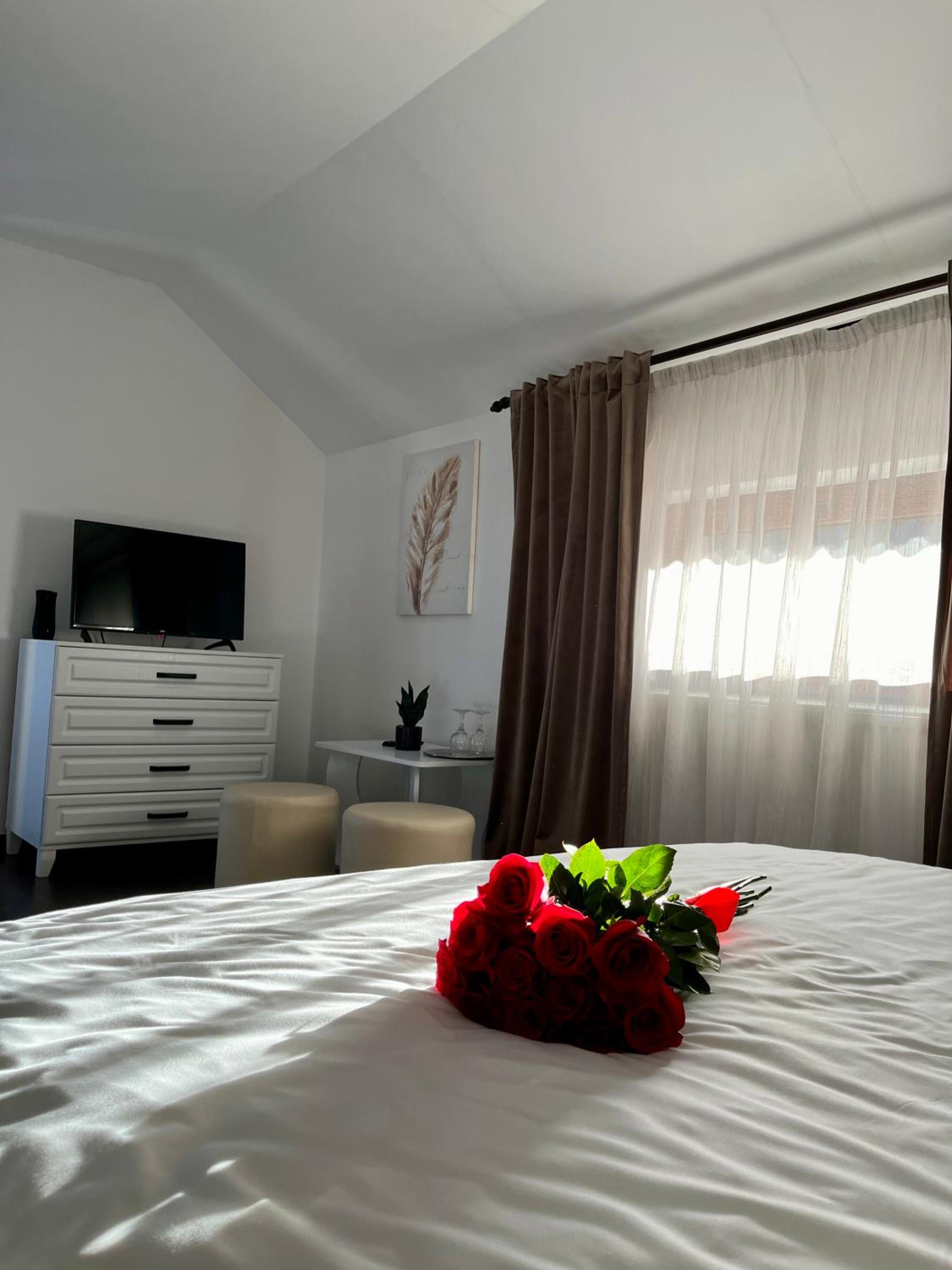Double Room with Mountain View - Photo 2