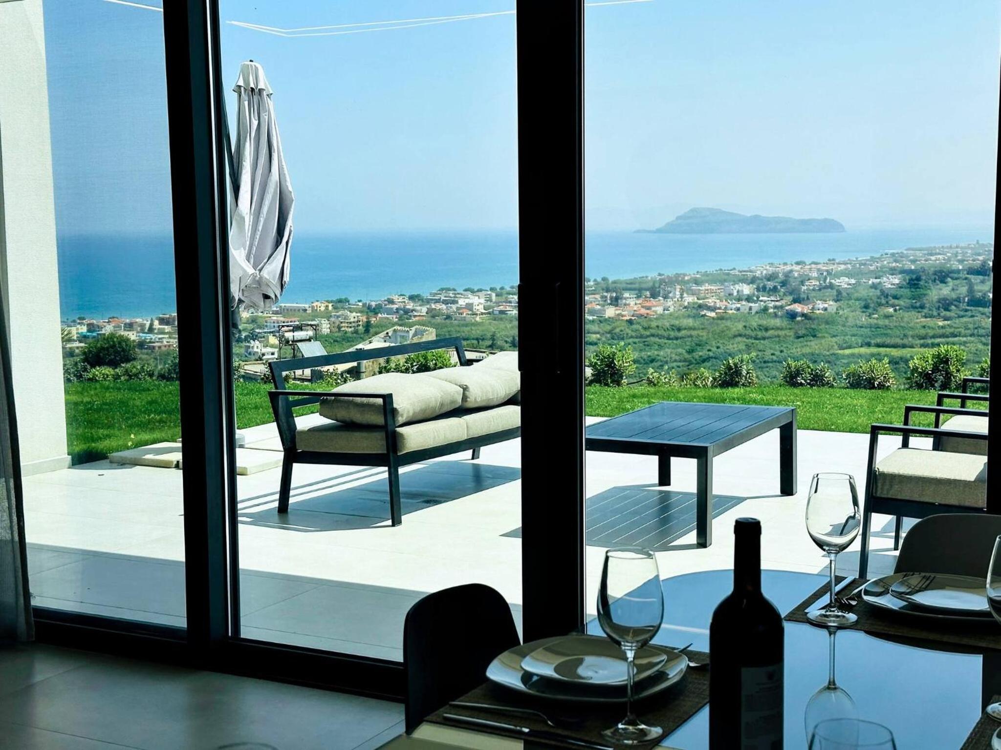 Villa photo 2