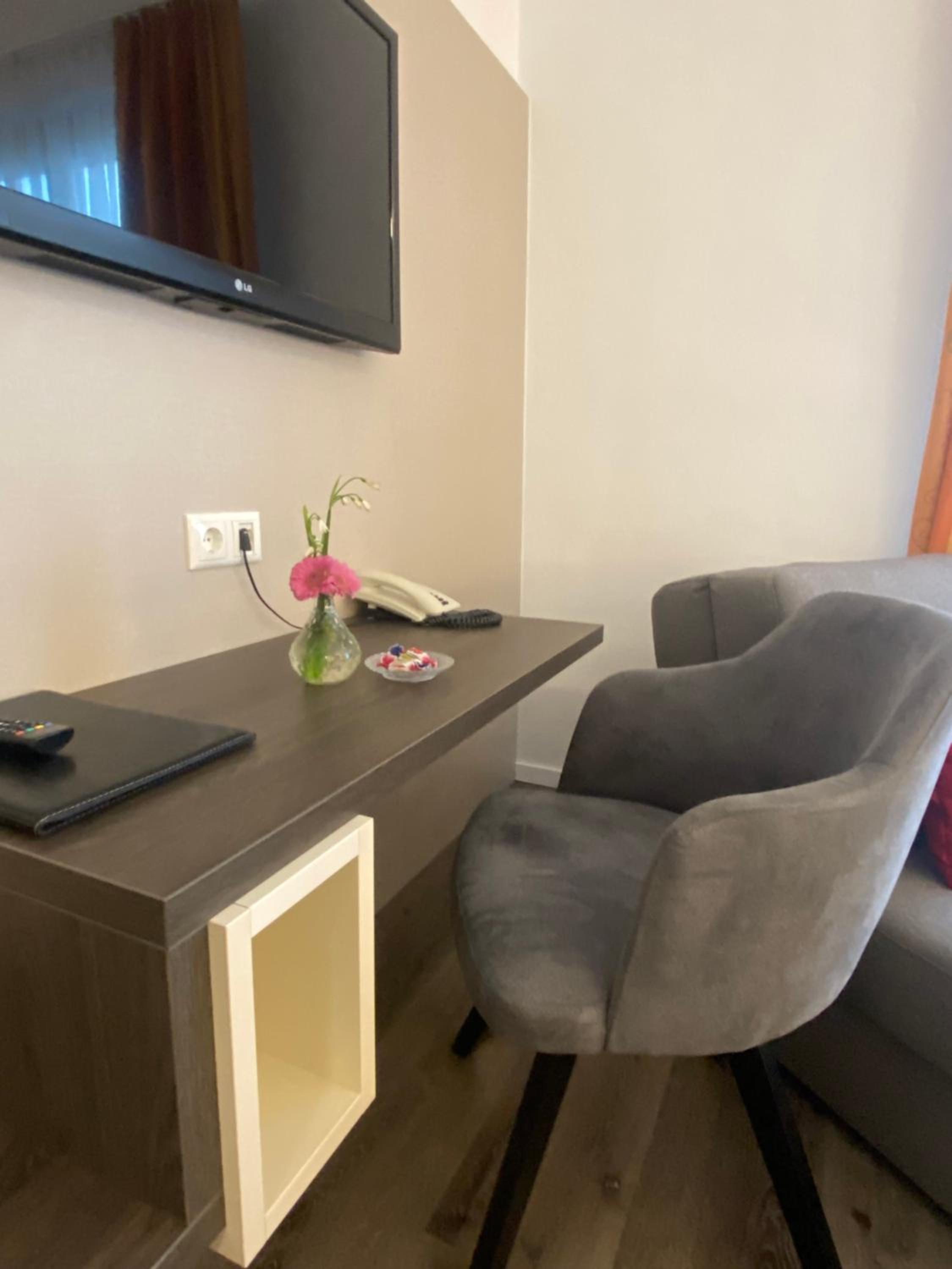 Superior Double Room with Balcony photo 3