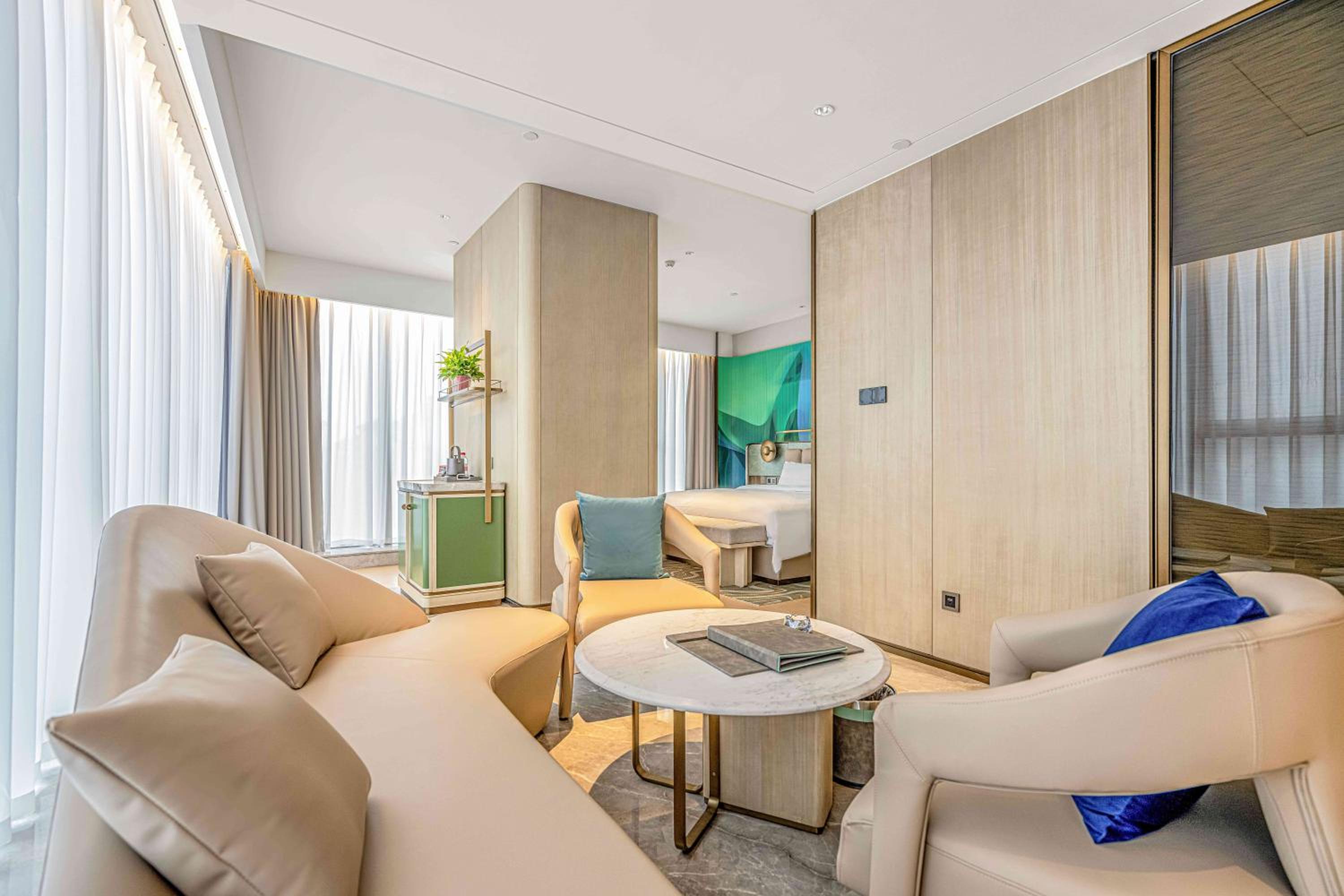 King Room with City View 