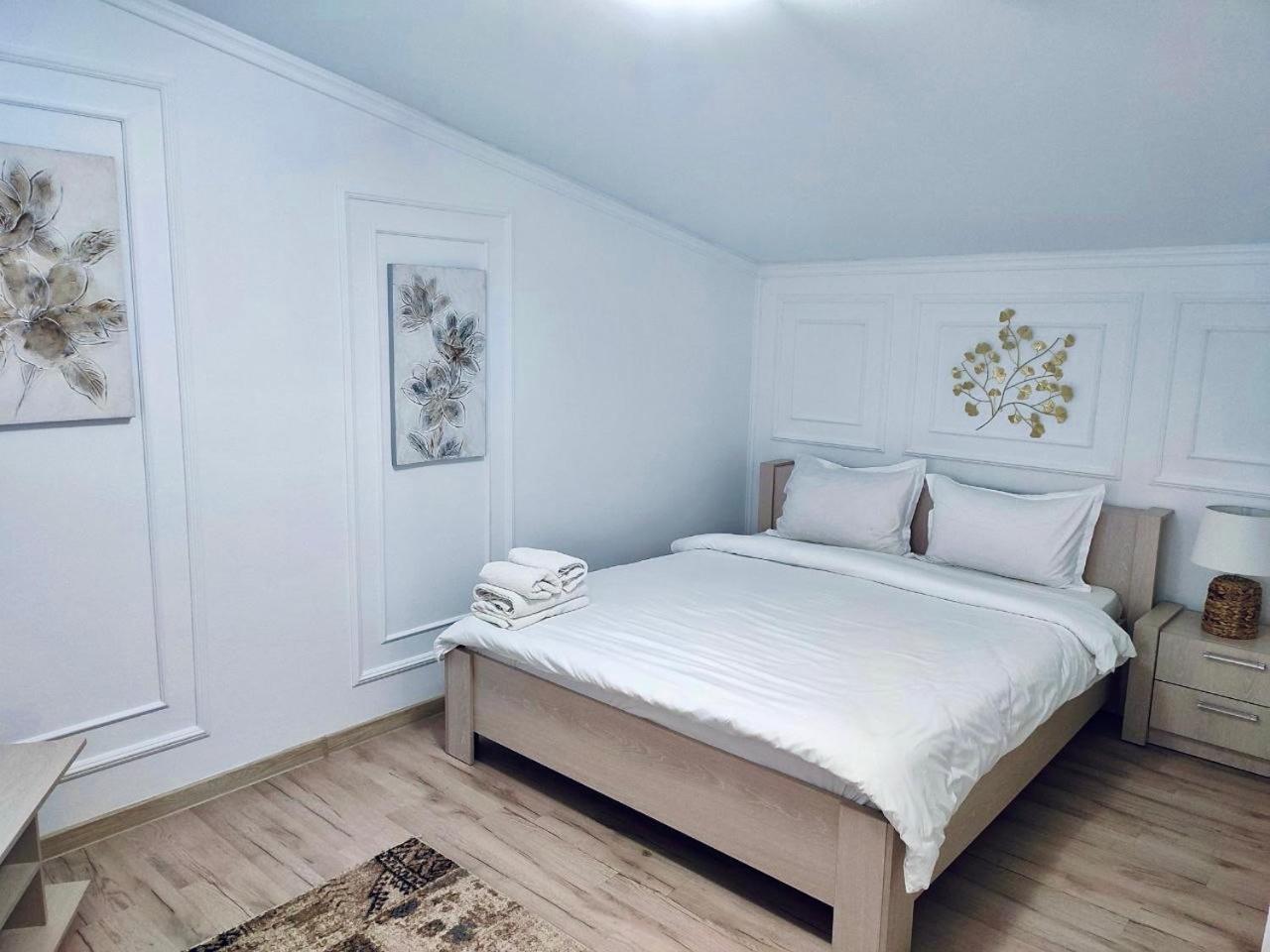 Double Room - Photo 2