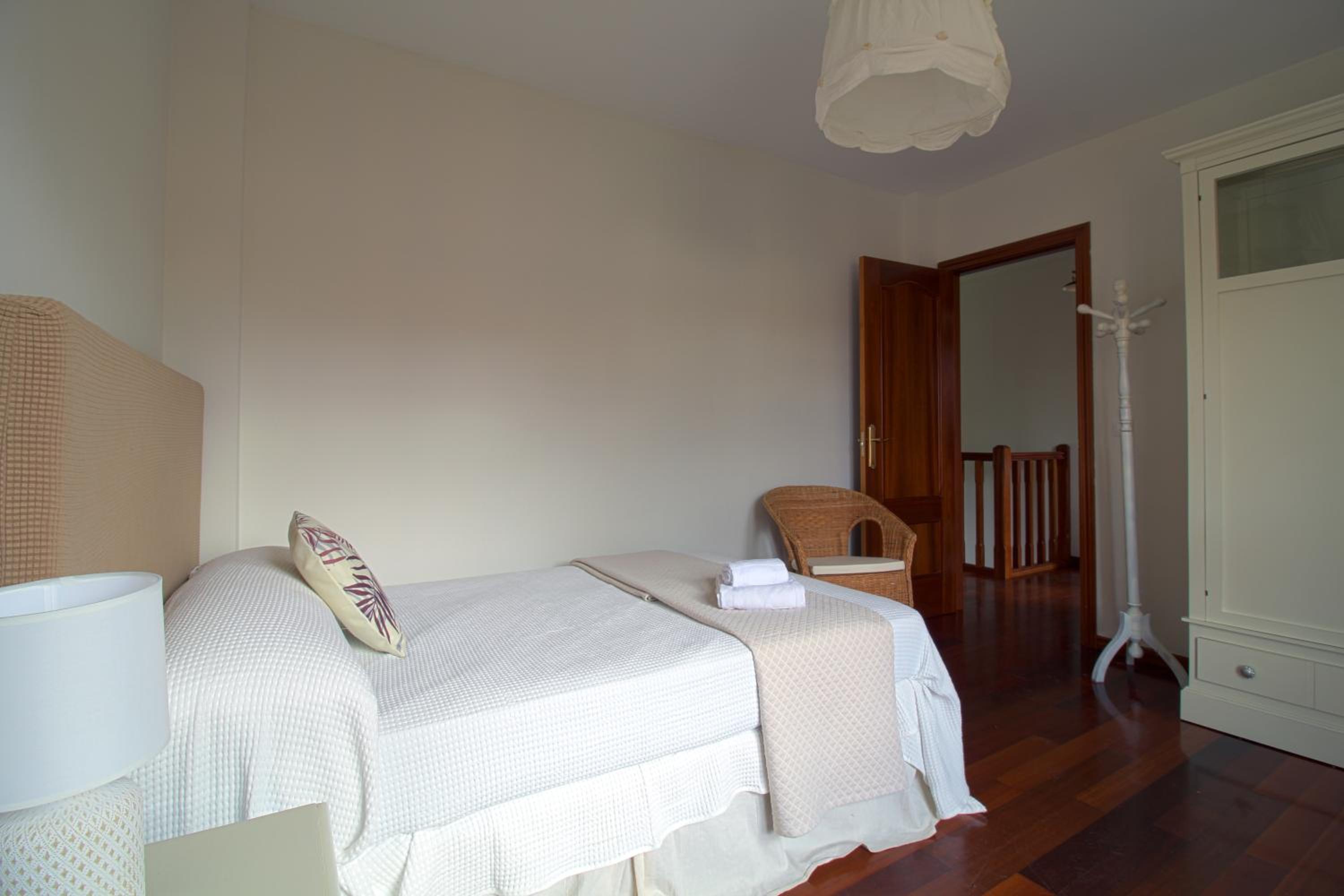 Four-Bedroom House photo 2