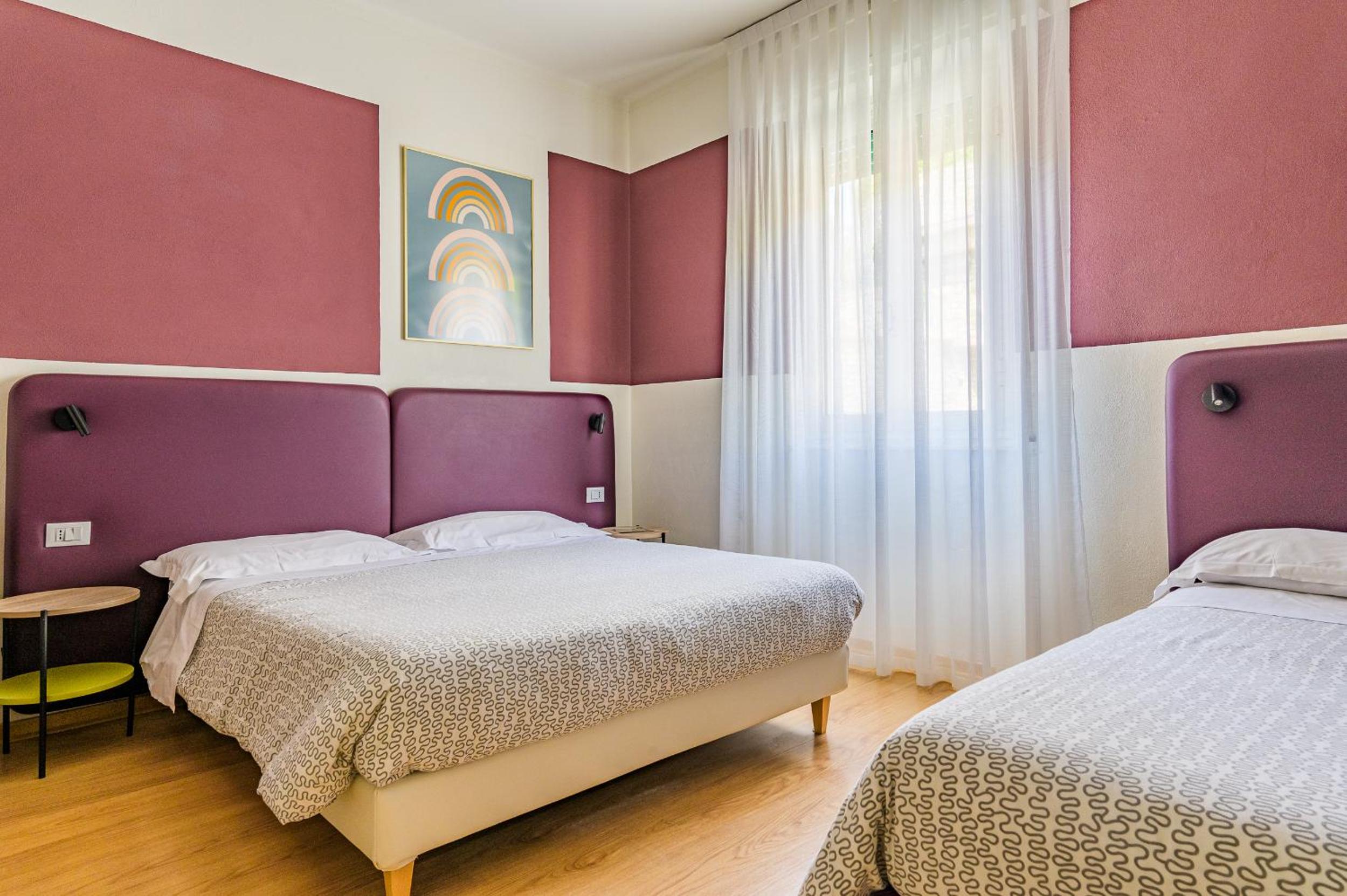 Economy Triple Room - Photo 4