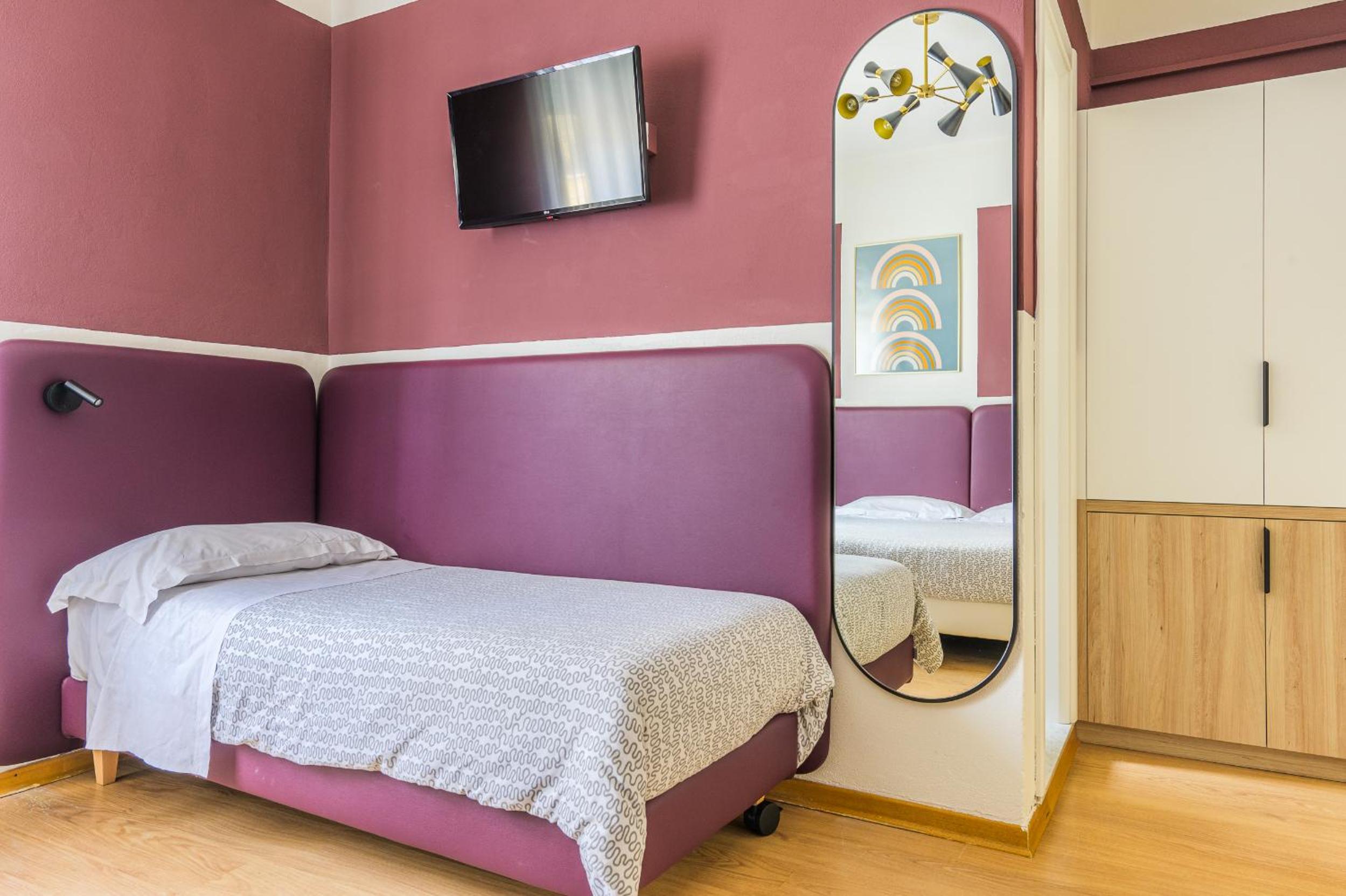 Economy Triple Room - Photo 6