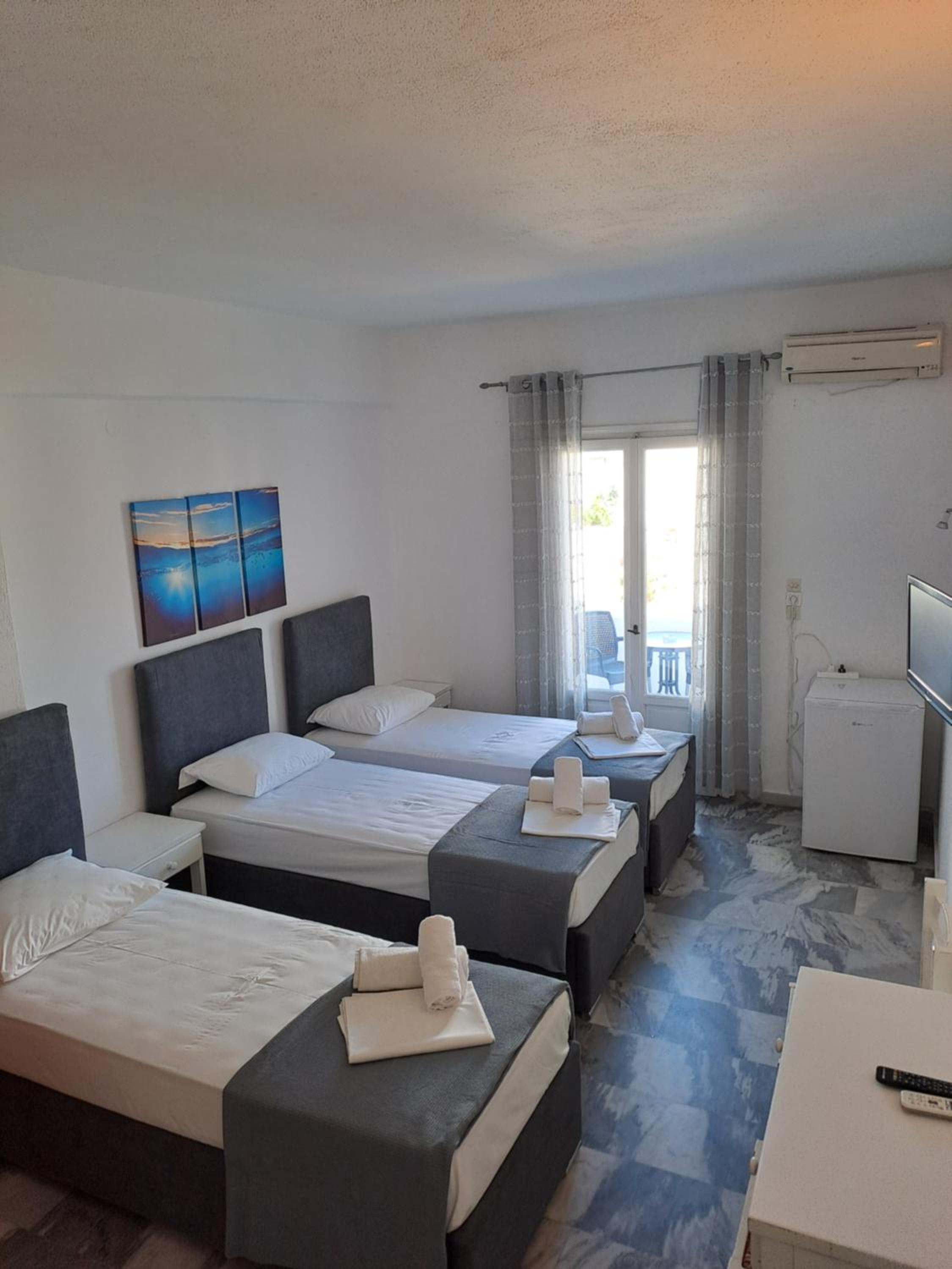 Triple Room - Photo 1