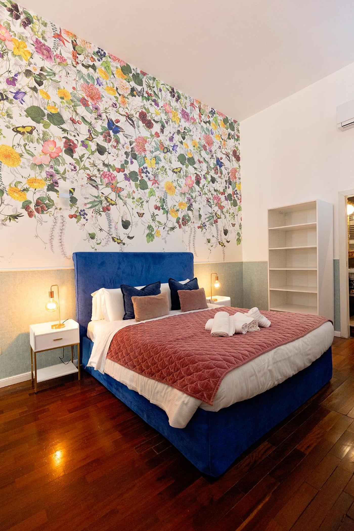 One-Bedroom Apartment (5 Adults) photo 1