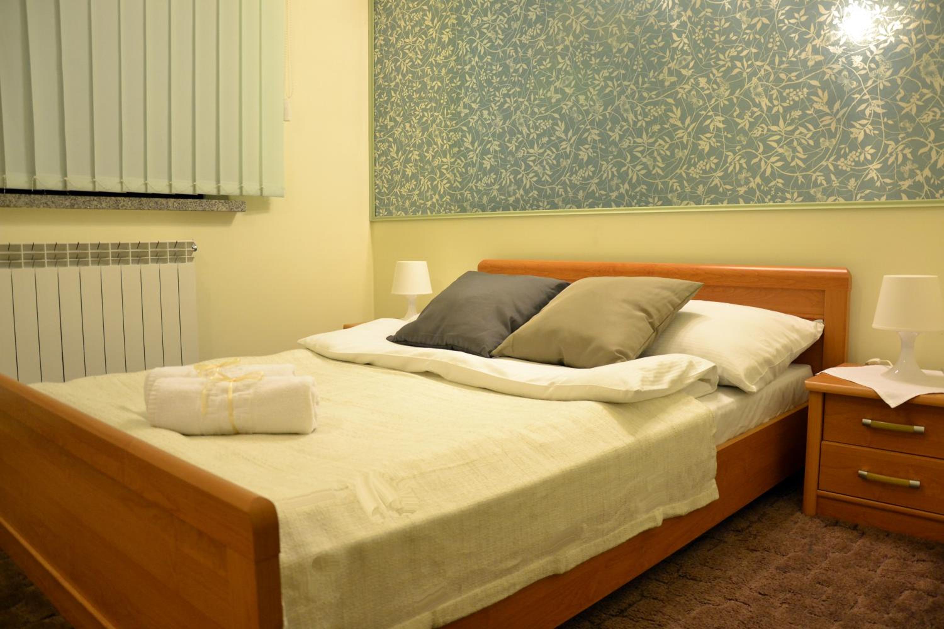 Suite - Photo 1