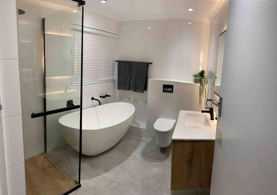 Four-Bedroom House photo 2