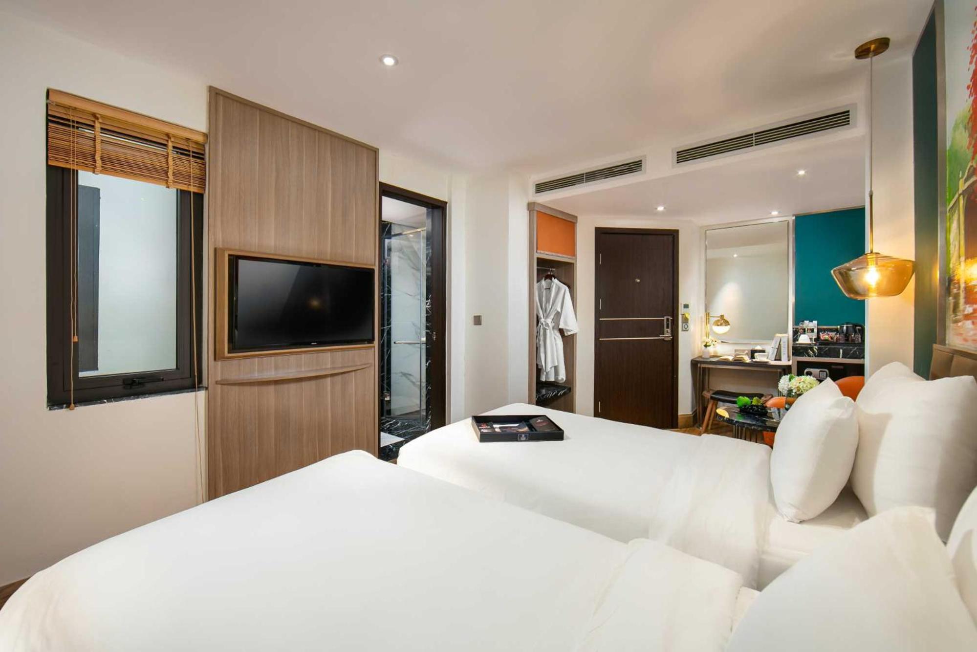 Deluxe Room with Internal Window photo 3