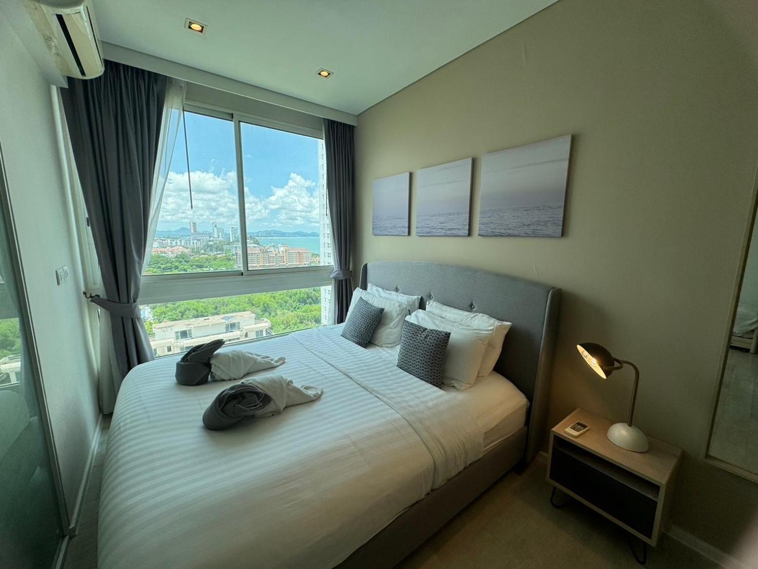 Deluxe King Suite