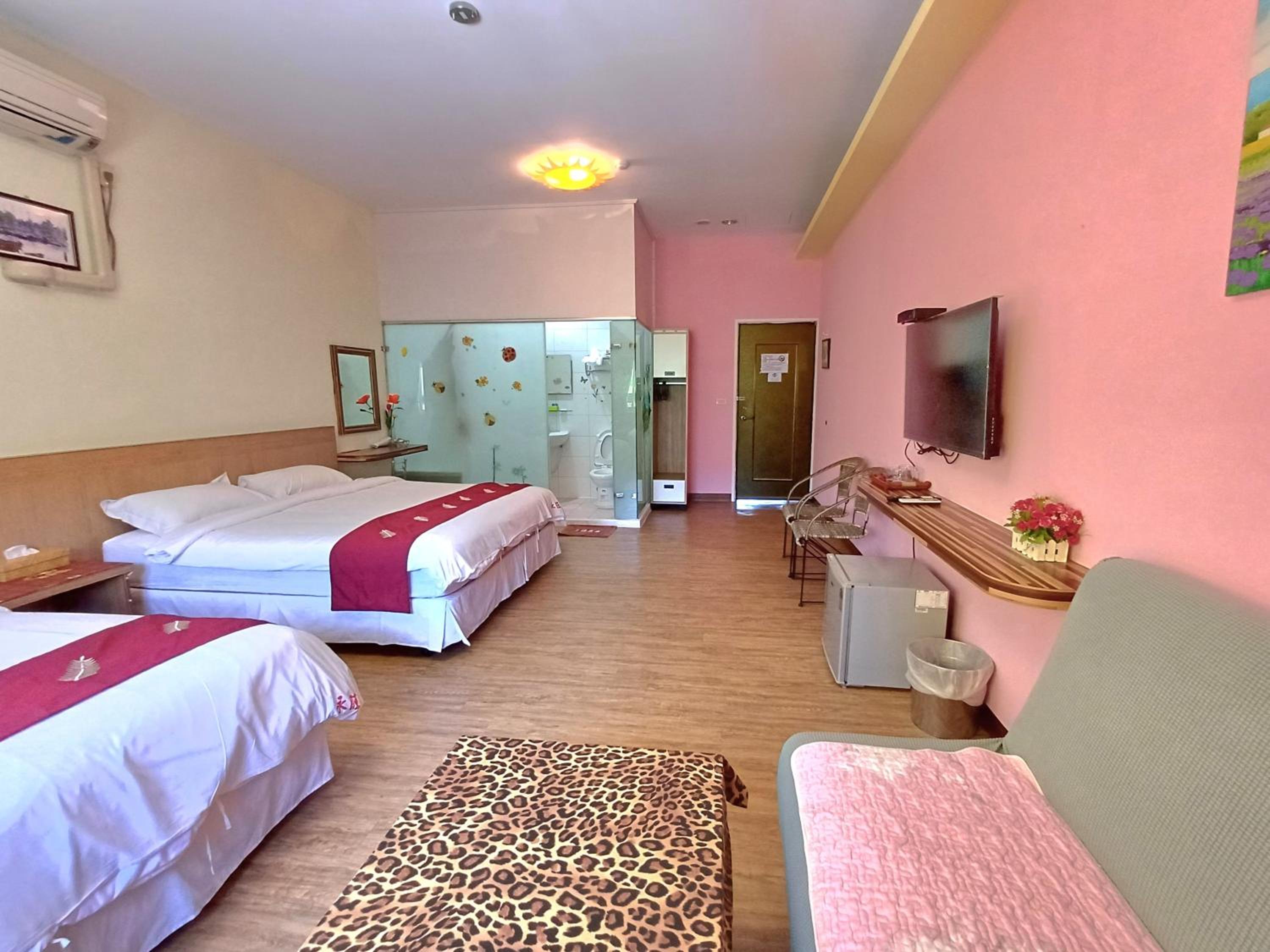 Quadruple Room with Mountain View photo 2