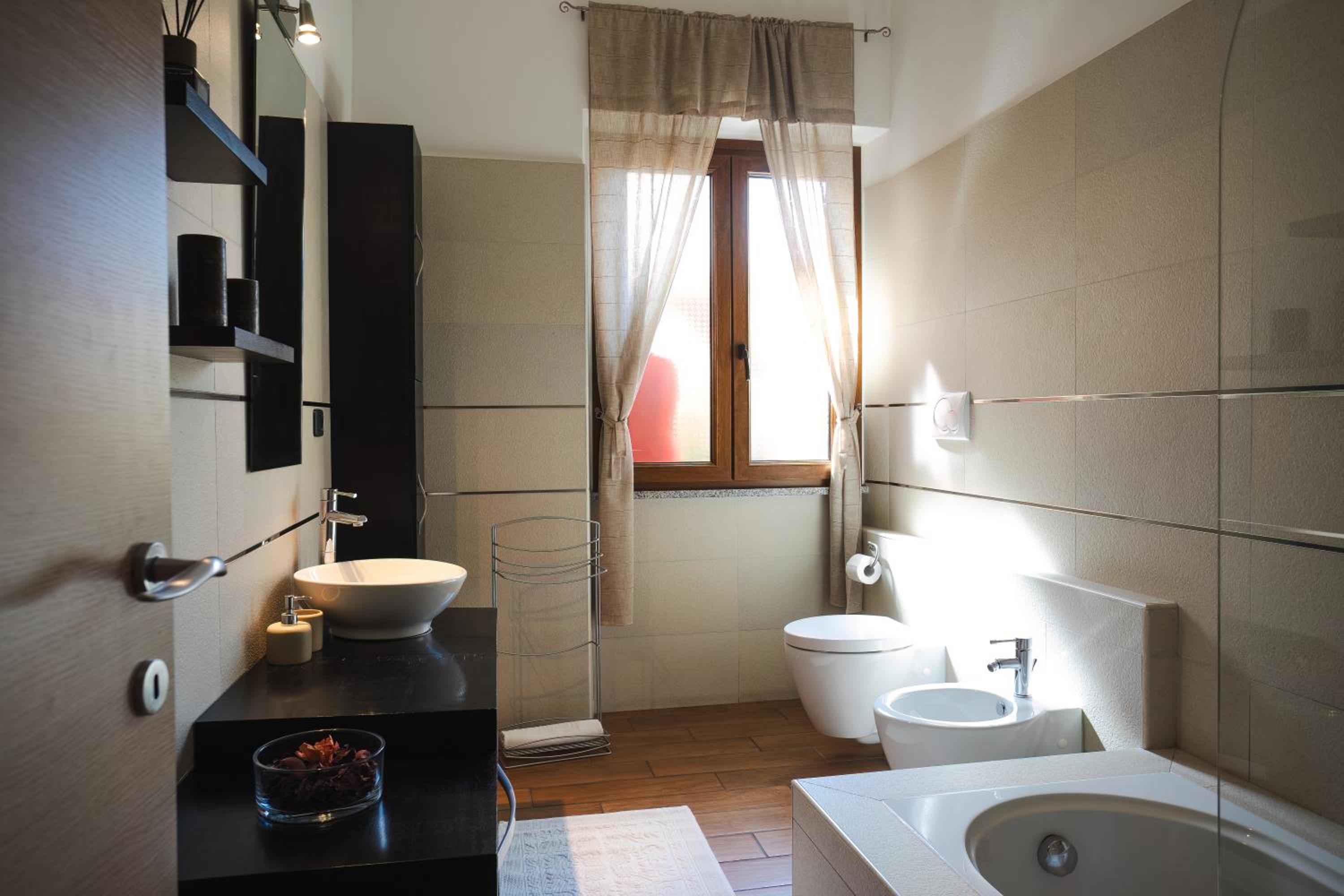 Triple Room with Private Bathroom - Photo 9