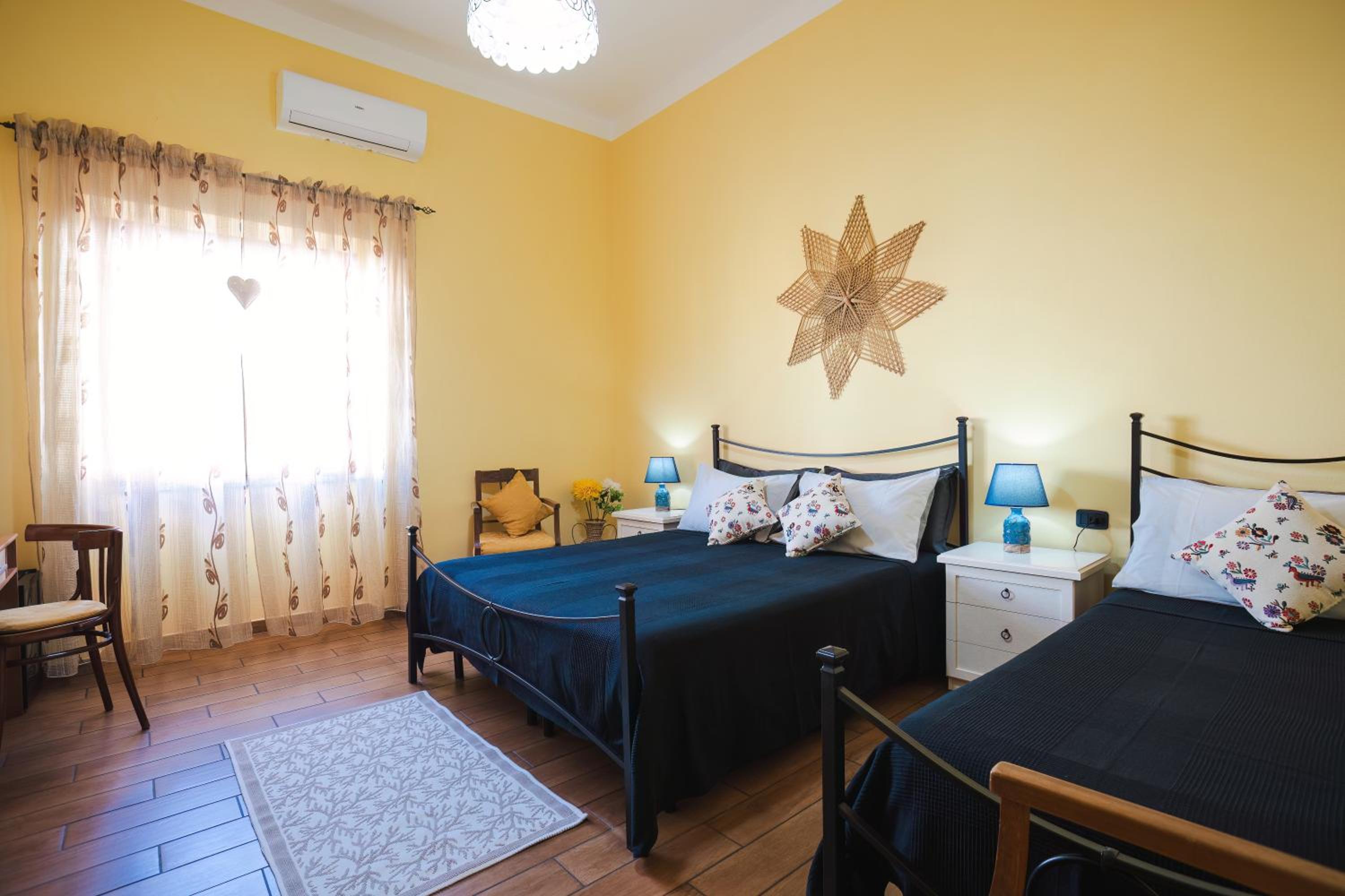 Triple Room with Private Bathroom - Photo 12