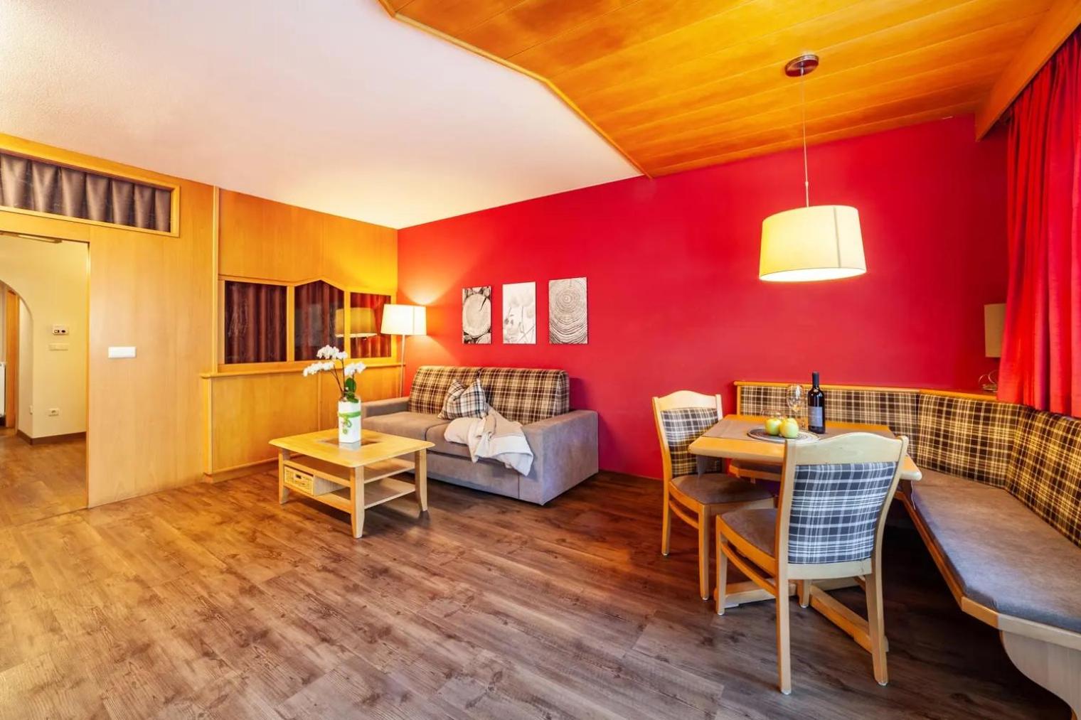 Superior One-Bedroom Apartment with Balcony