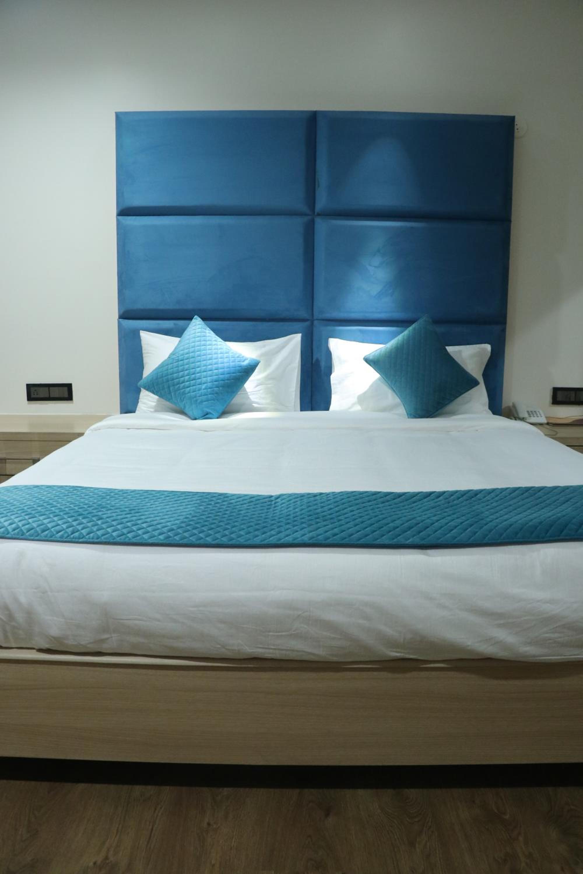 Superior King Room photo 2