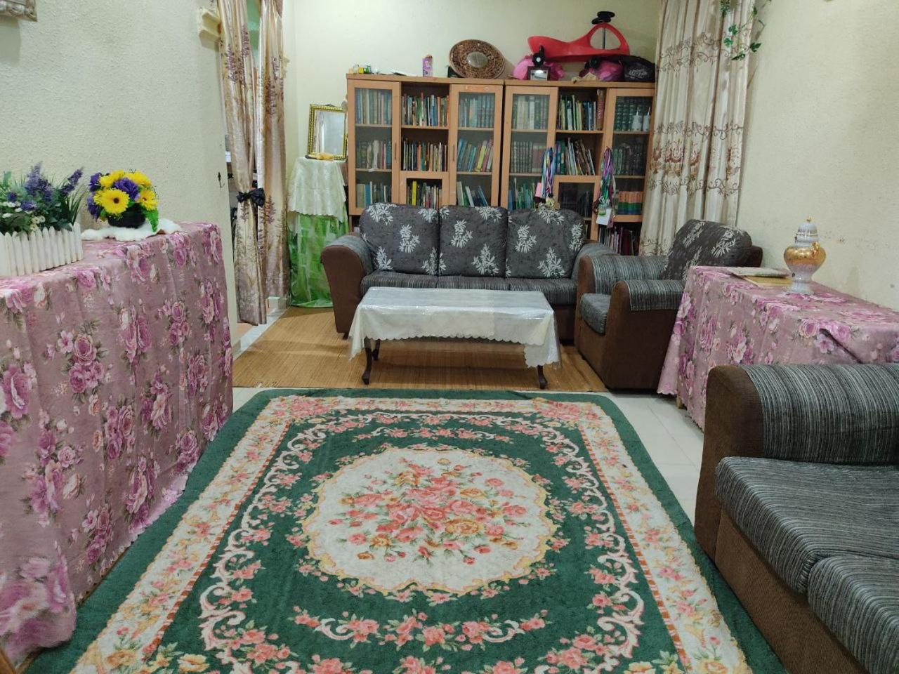 Two-Bedroom House photo 3